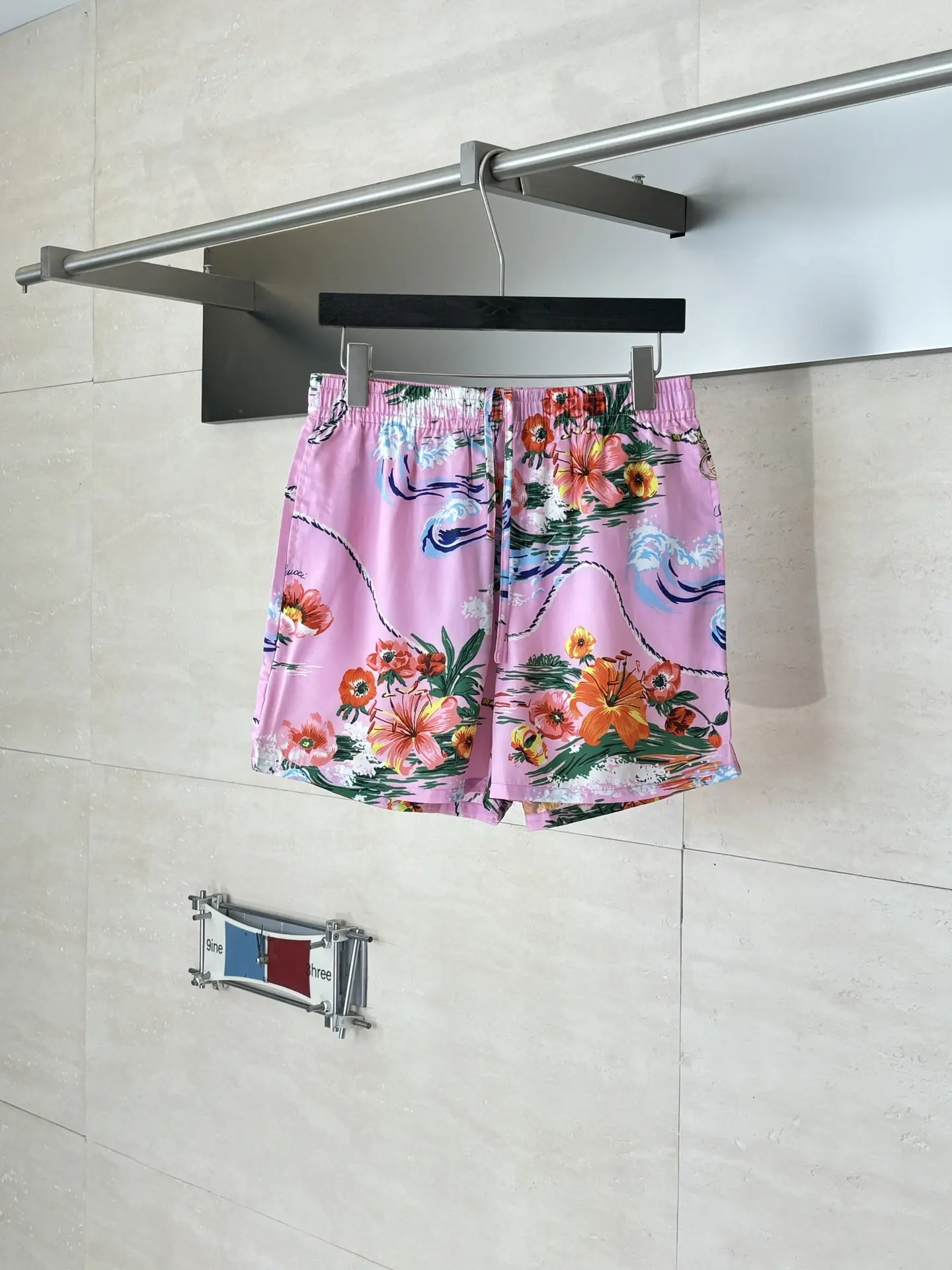 Floral and Wave Print Acetate Satin Shorts D23518601