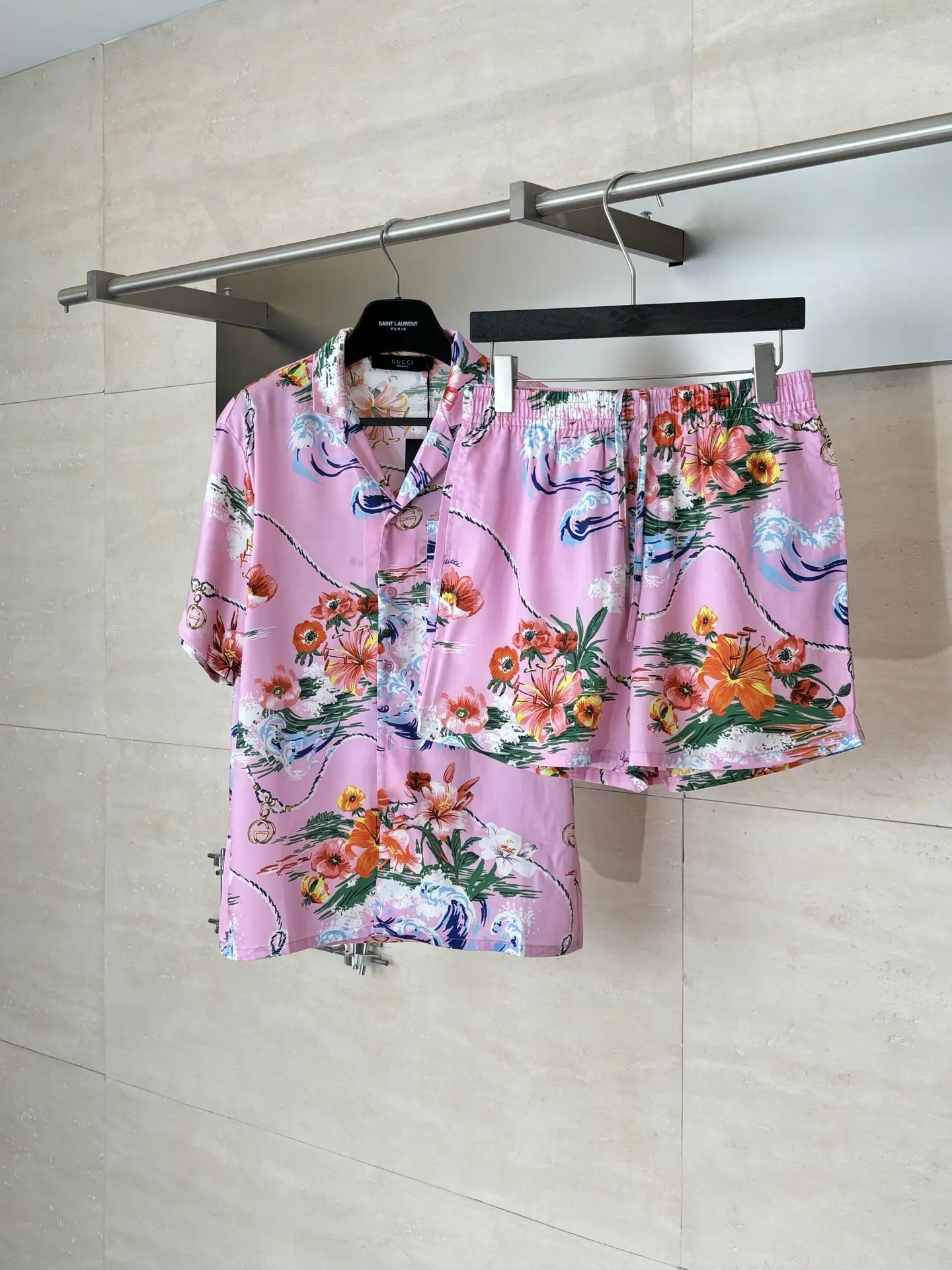 Floral and Wave Print Acetate Satin Shorts D23518601 — view 4