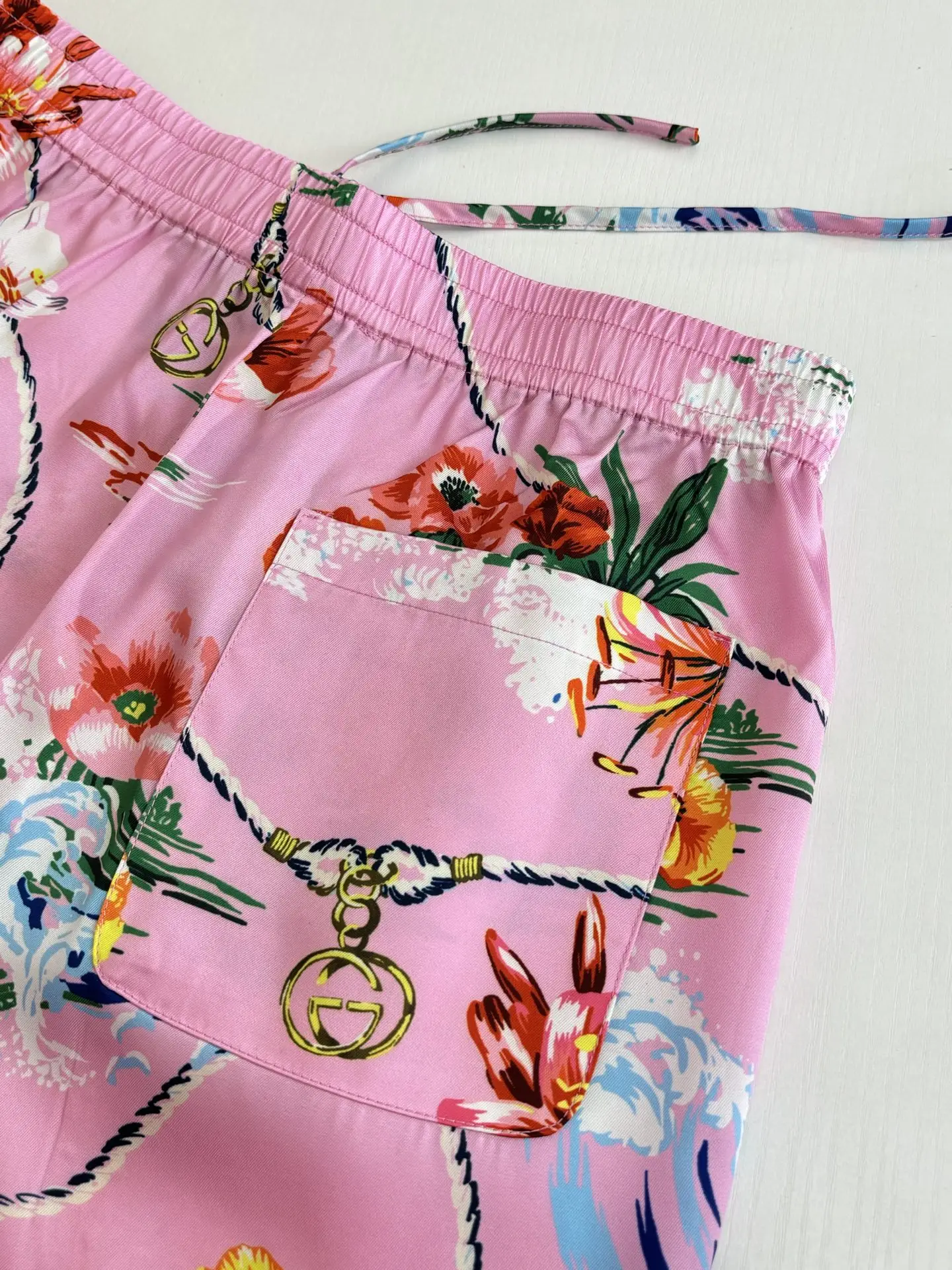 Floral and Wave Print Acetate Satin Shorts D23518601 — view 9