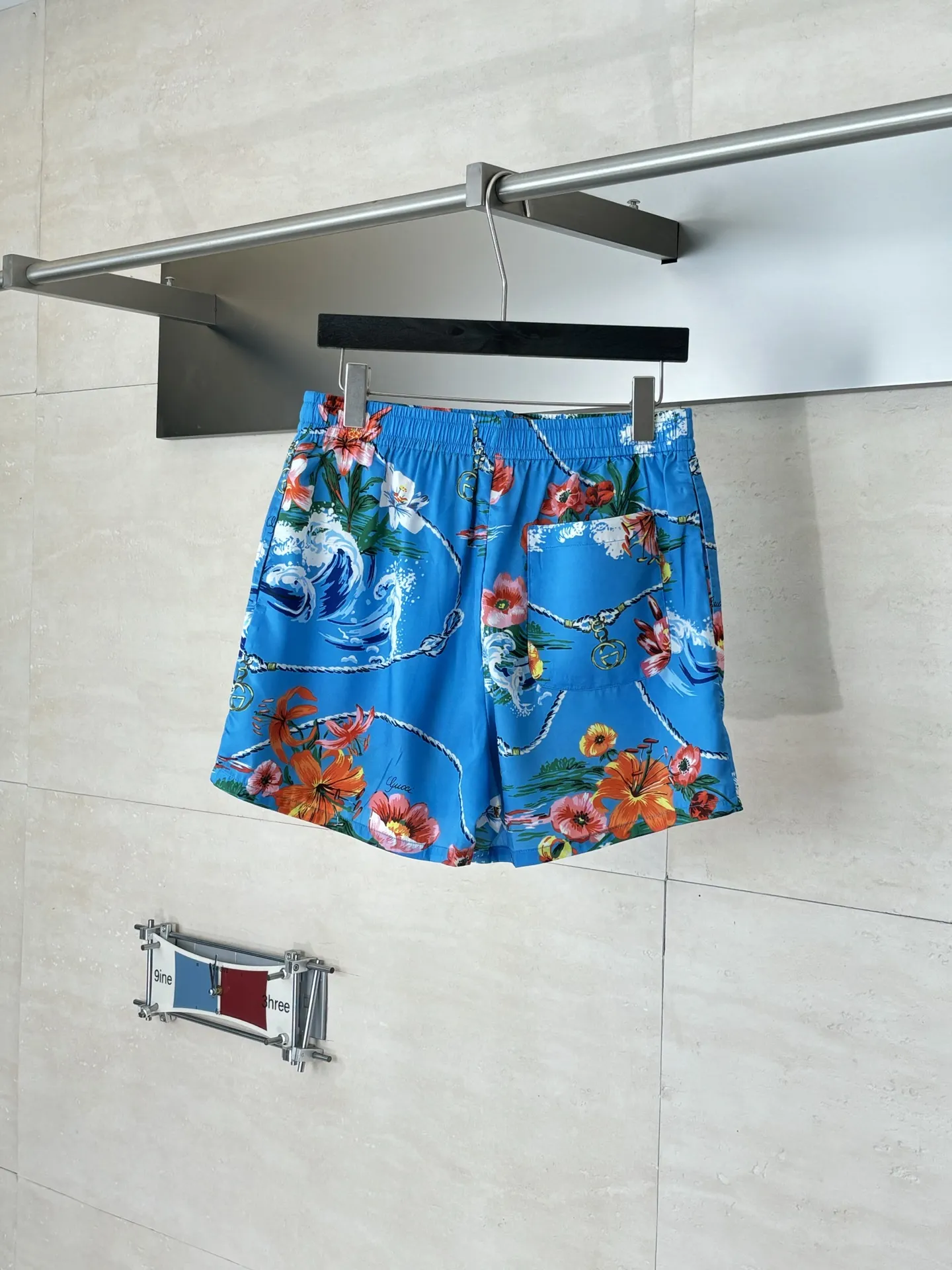 Floral and Wave Print Acetate Satin Shorts D23518599 — view 2