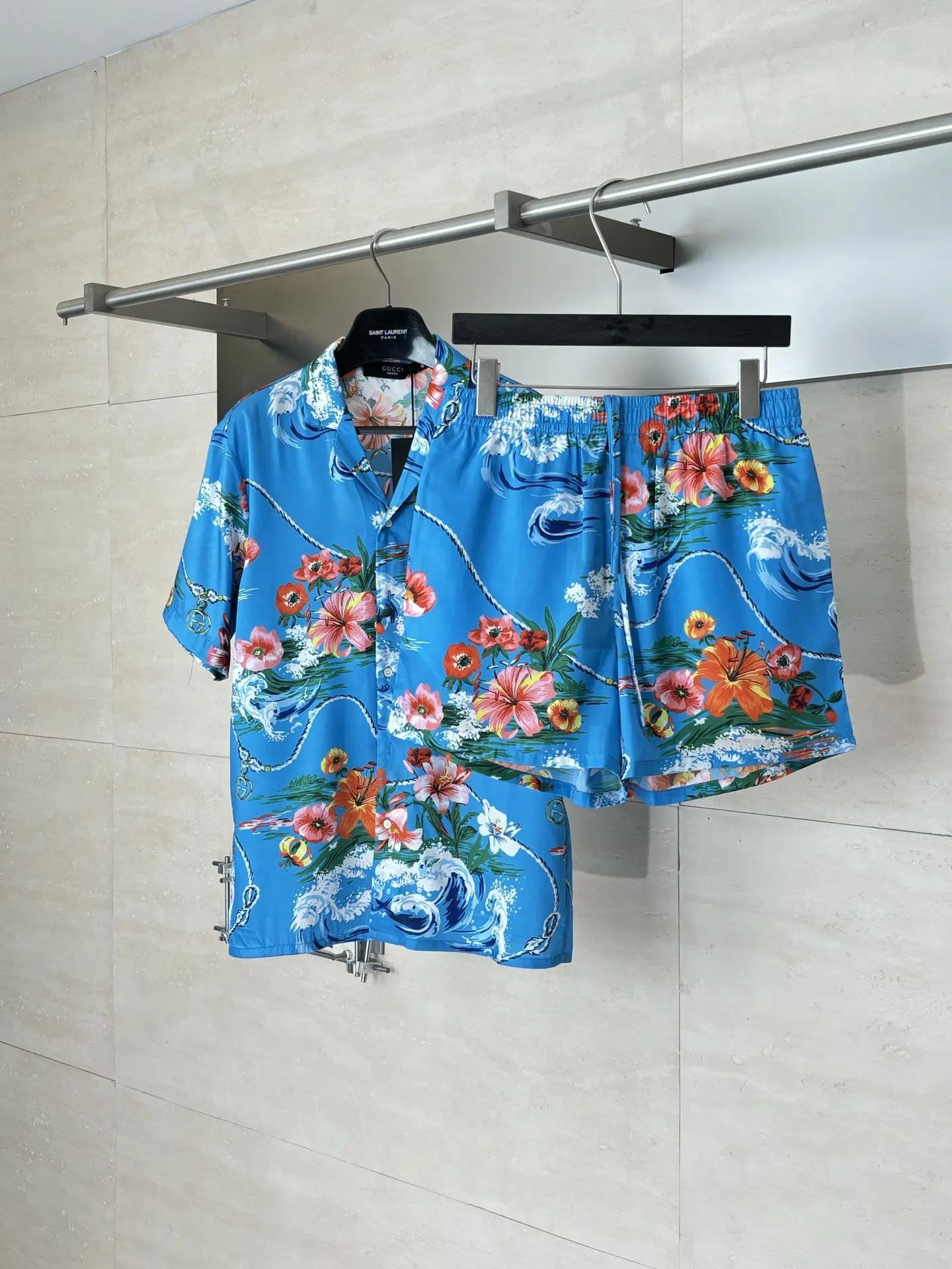 Floral and Wave Print Acetate Satin Shorts D23518599 — view 4