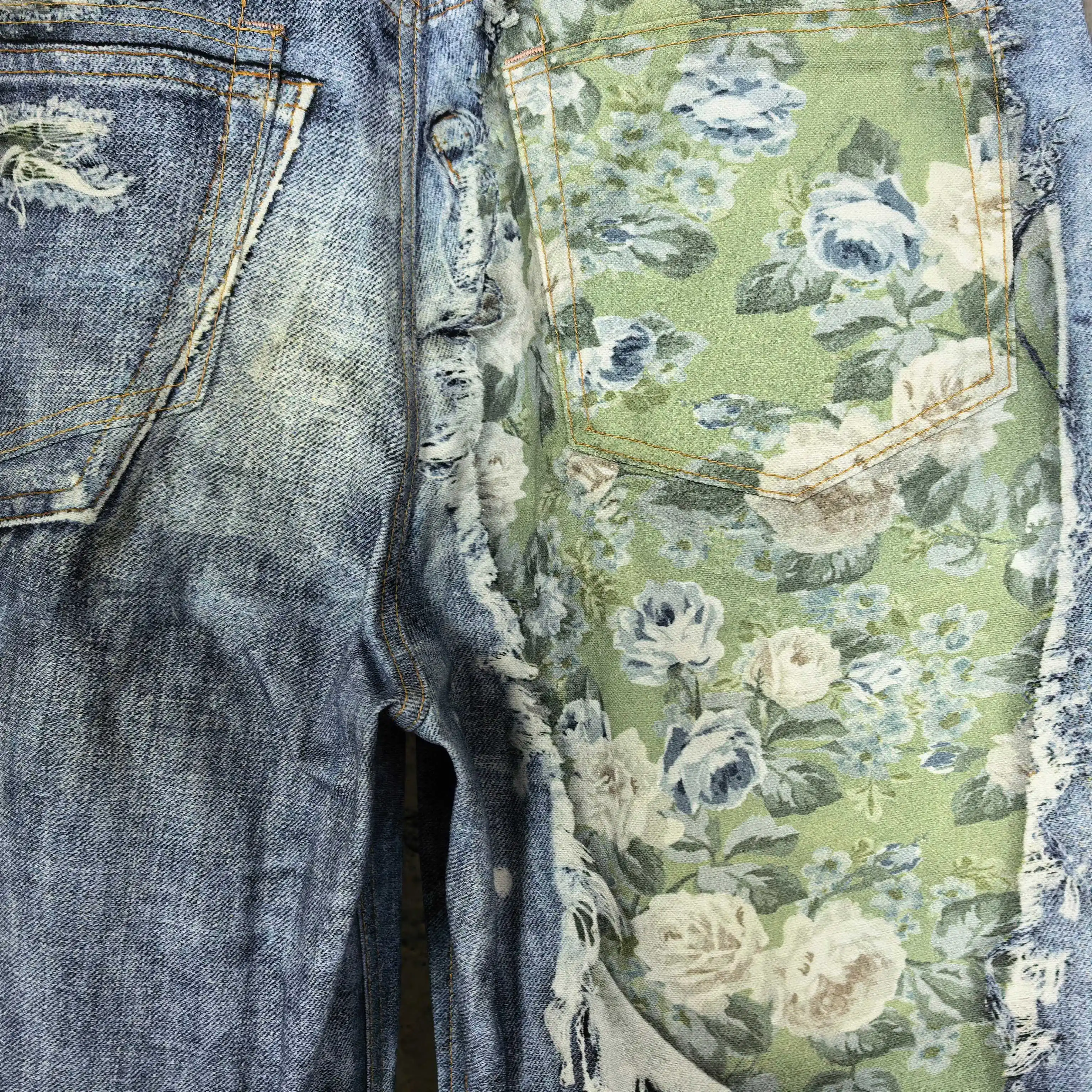 Trompe l’œil Floral Print Distressed Denim Shorts D24024560 — view 11