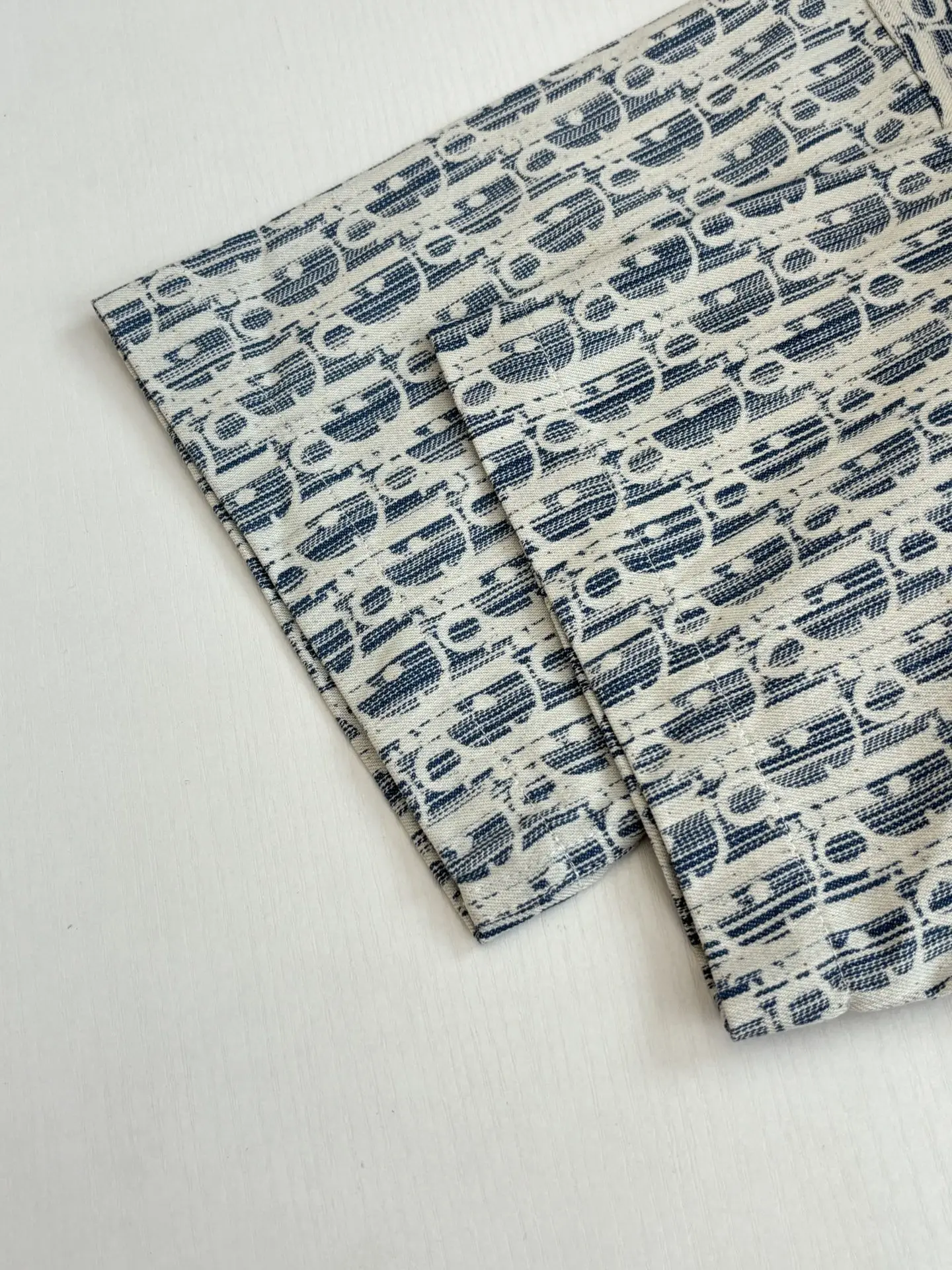 Oblique Print Short-Sleeve Shirt D24018631 — view 11