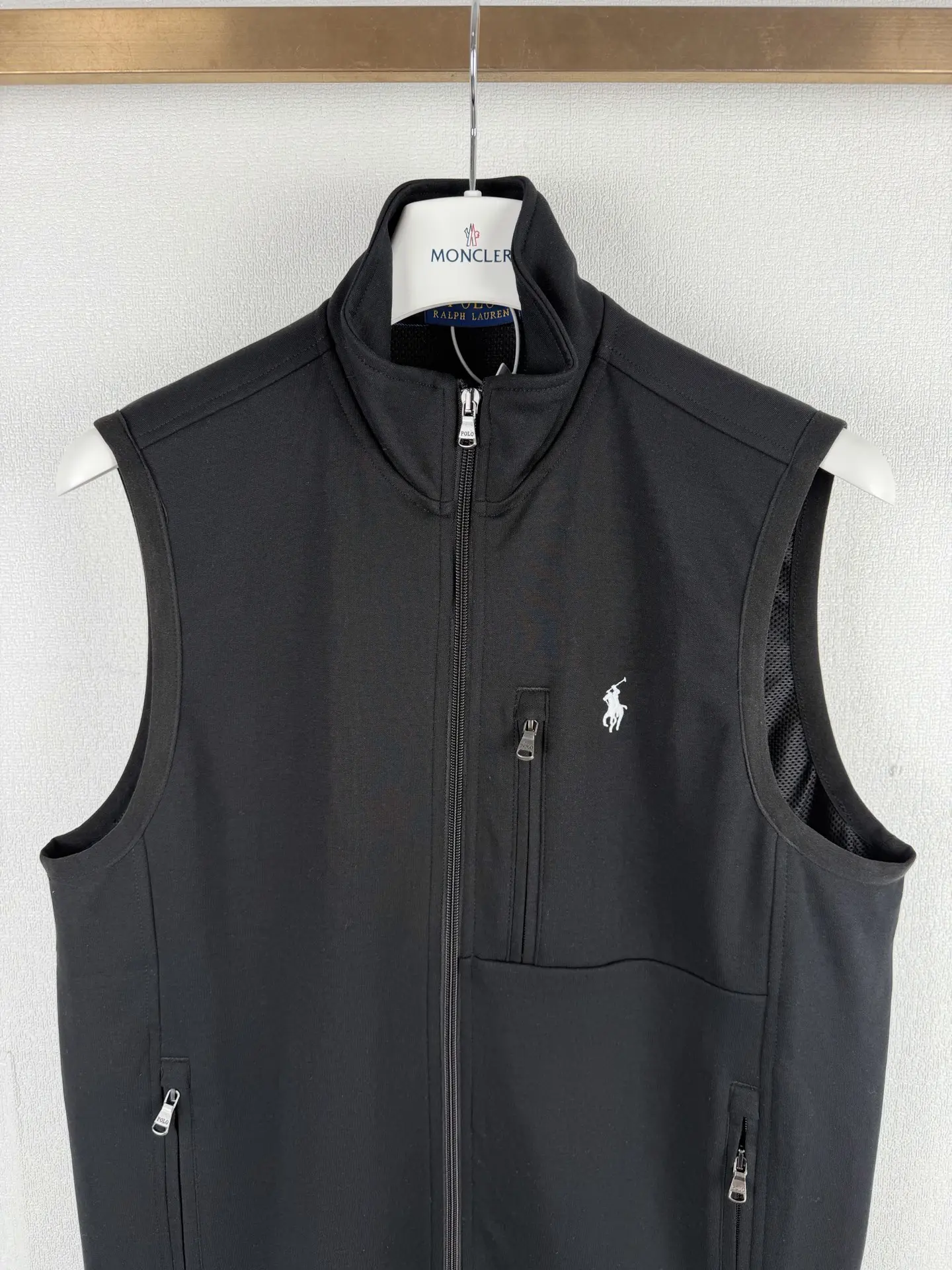 Logo Embroidery Reversible Gilet D24024927 — view 2