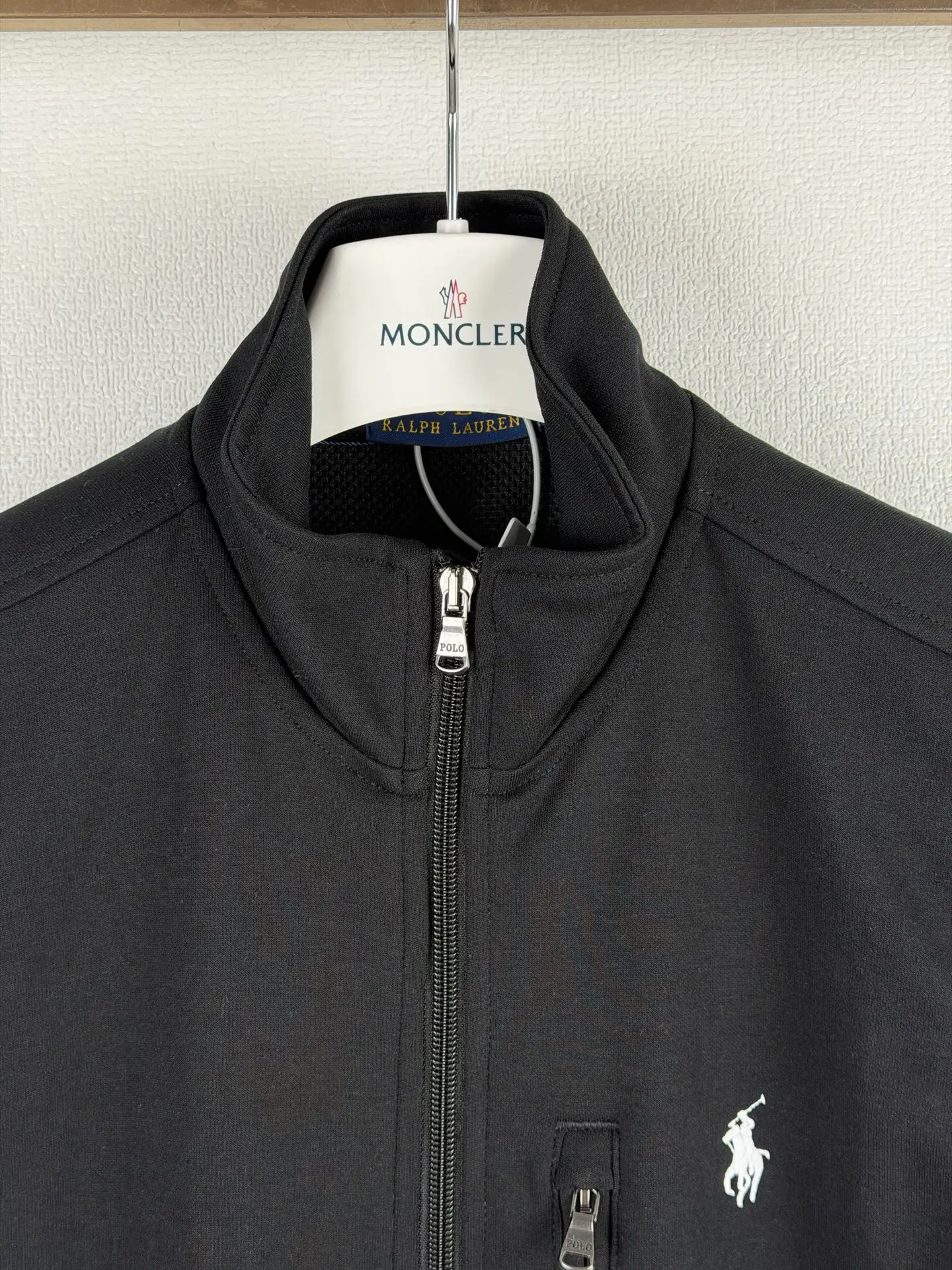 Logo Embroidery Reversible Gilet D24024927 — view 5