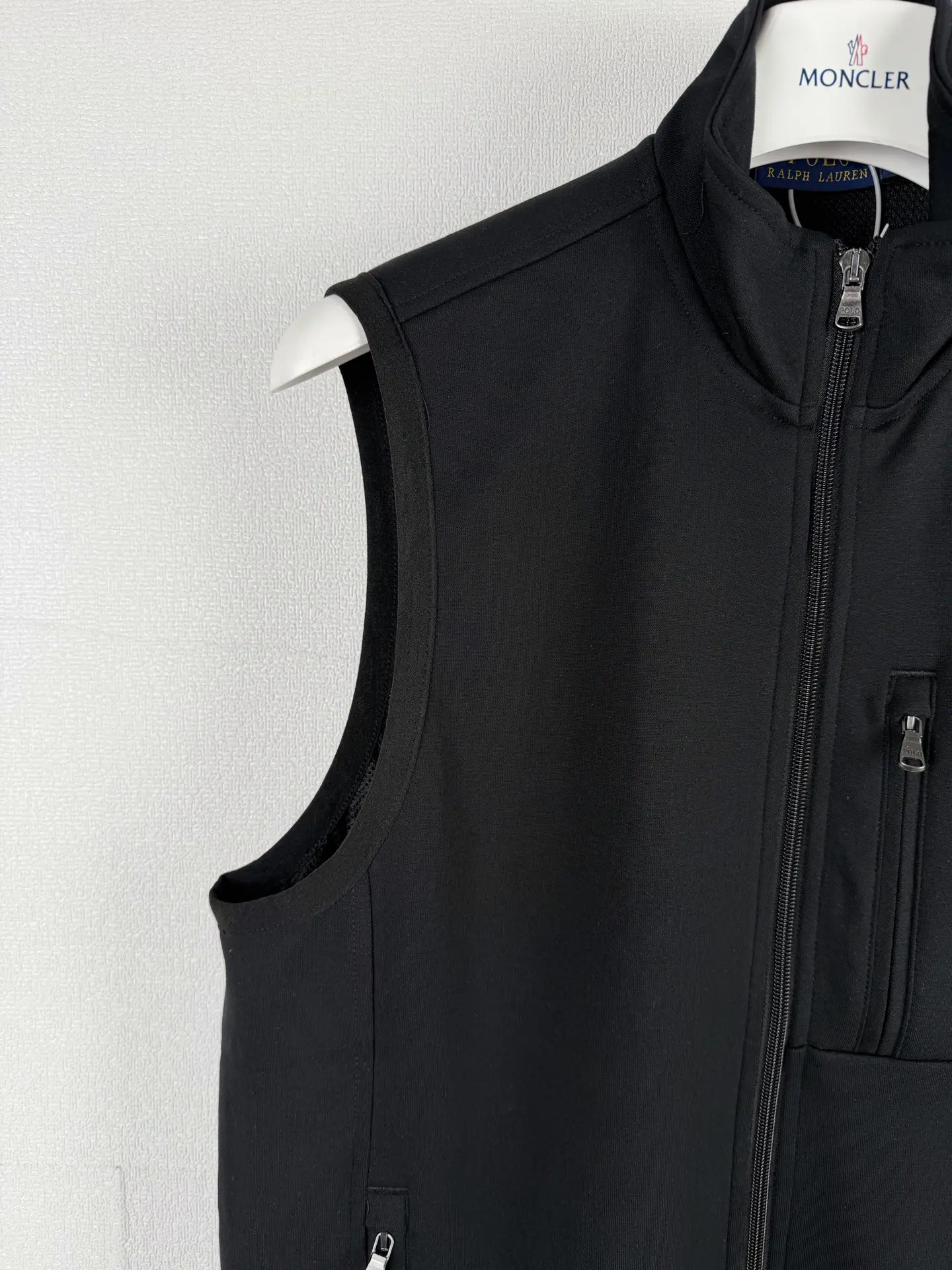 Logo Embroidery Reversible Gilet D24024927 — view 7