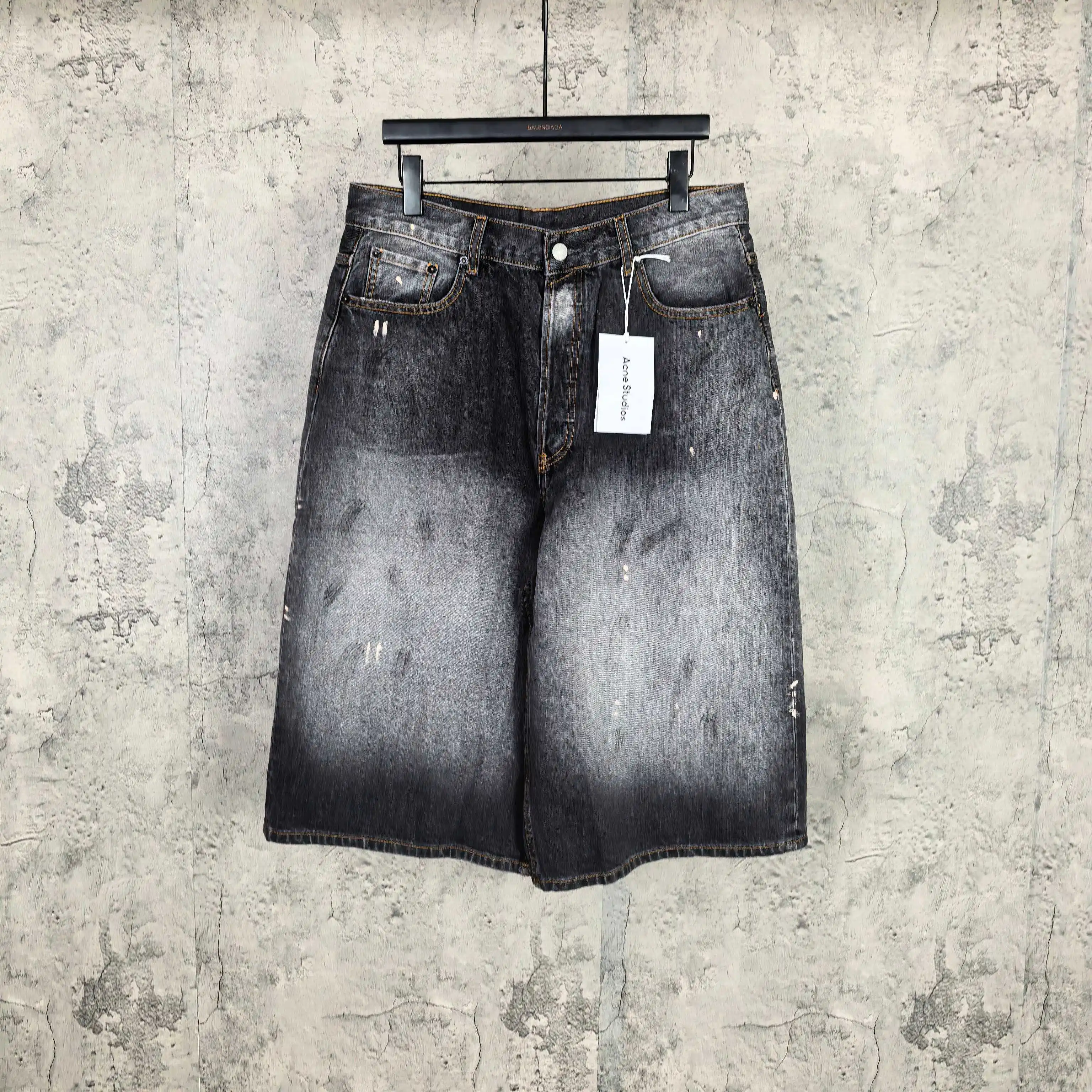 1981 Distressed Paint-Splatter Cropped Jeans D24524538