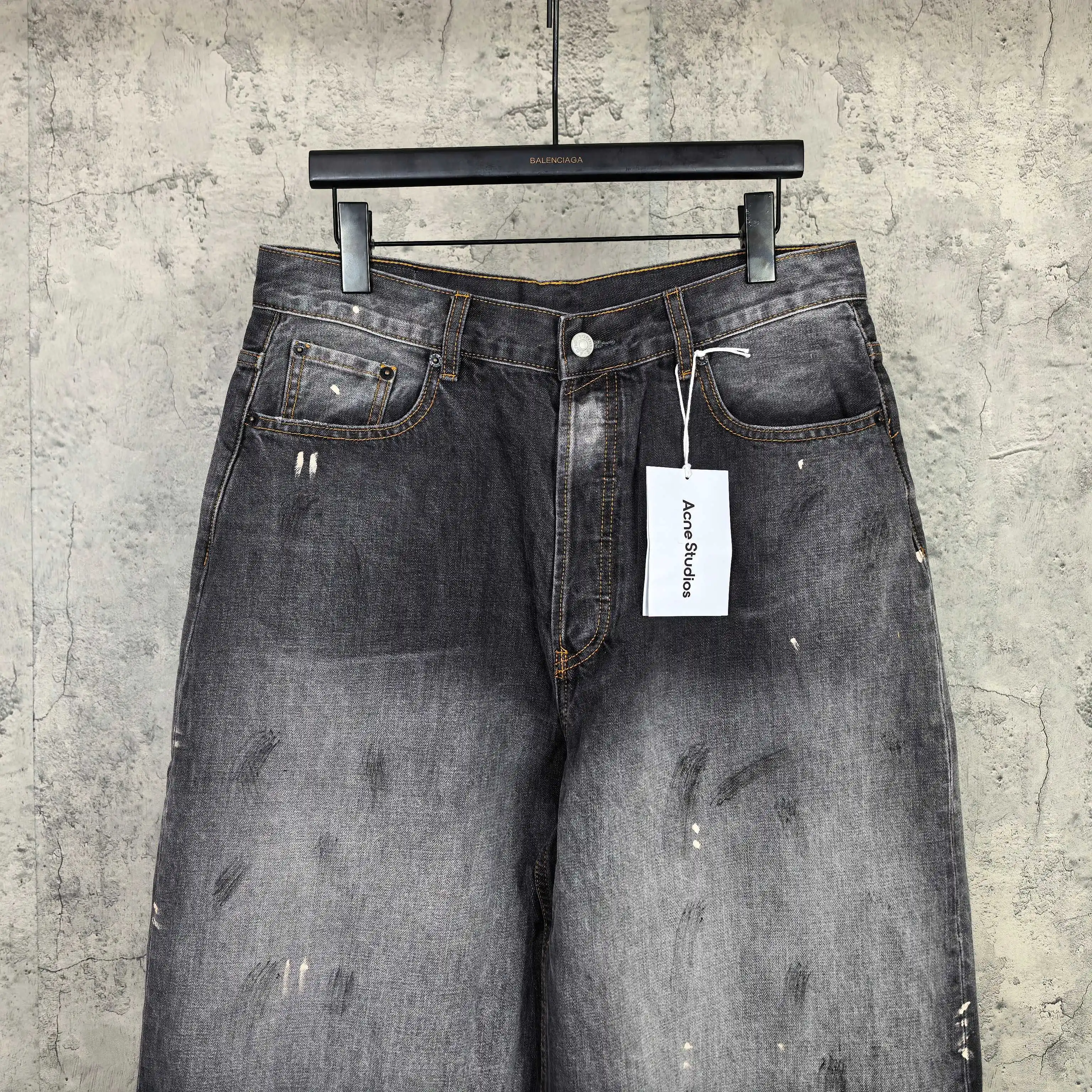 1981 Distressed Paint-Splatter Cropped Jeans D24524538 — view 3