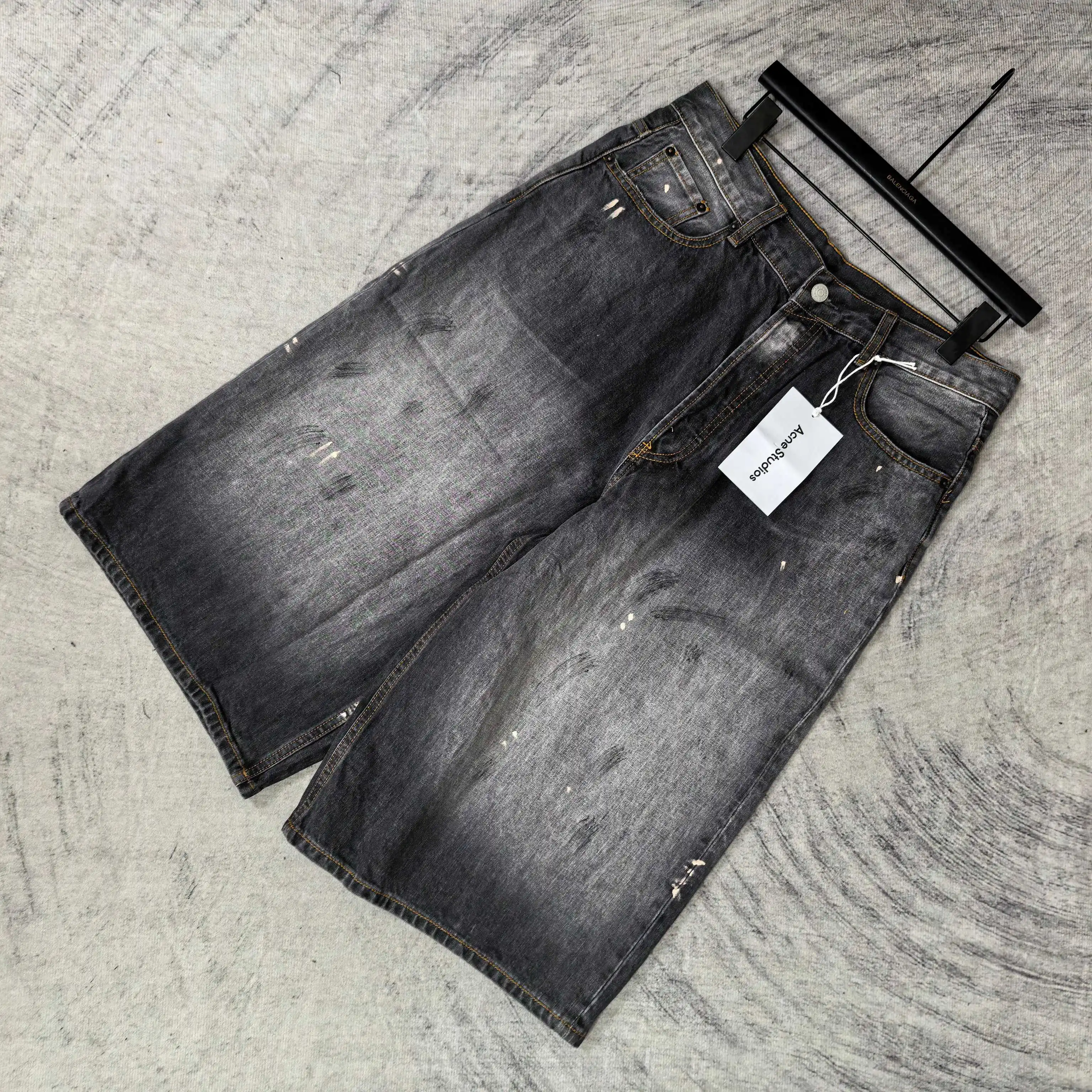 1981 Distressed Paint-Splatter Cropped Jeans D24524538 — view 4