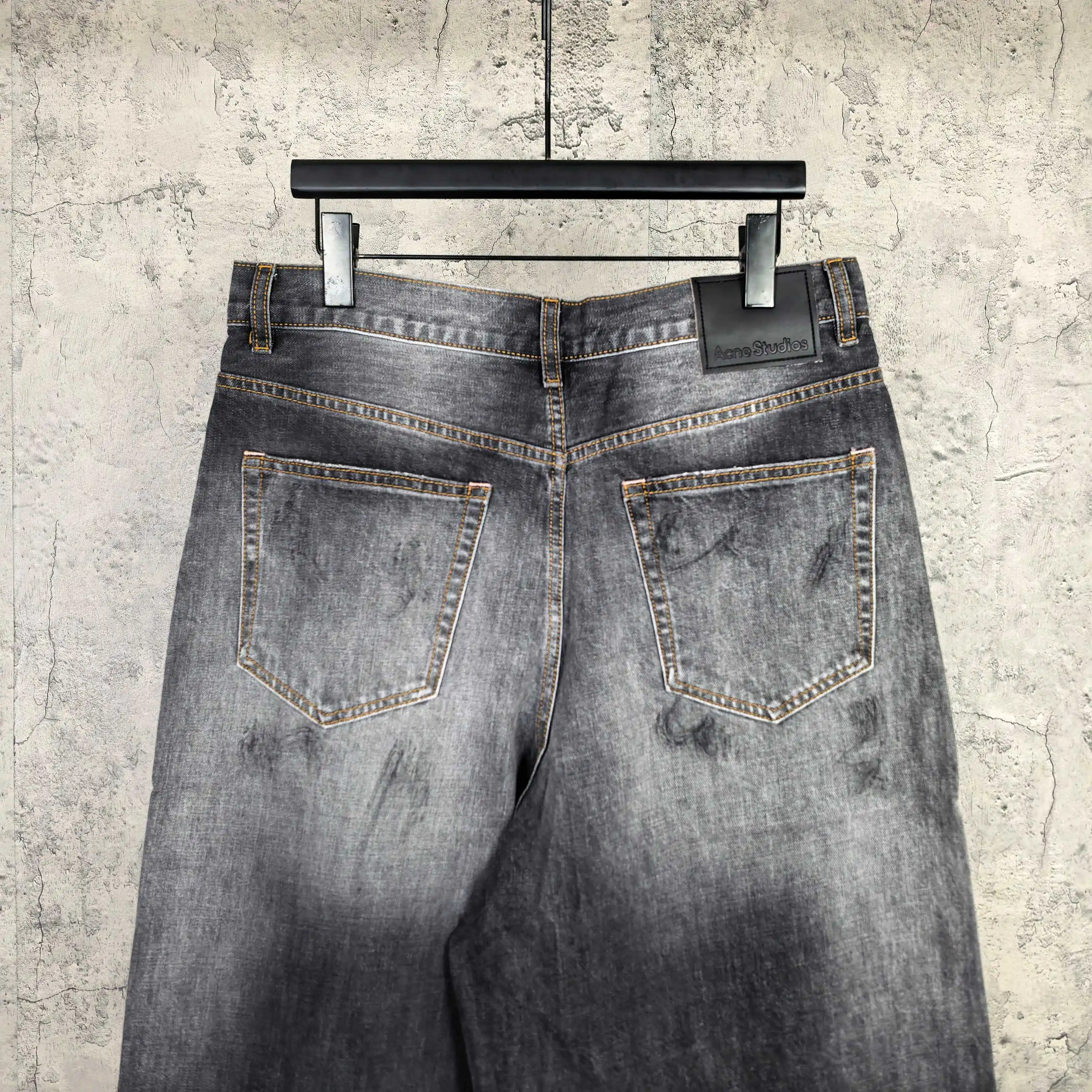 1981 Distressed Paint-Splatter Cropped Jeans D24524538 — view 6