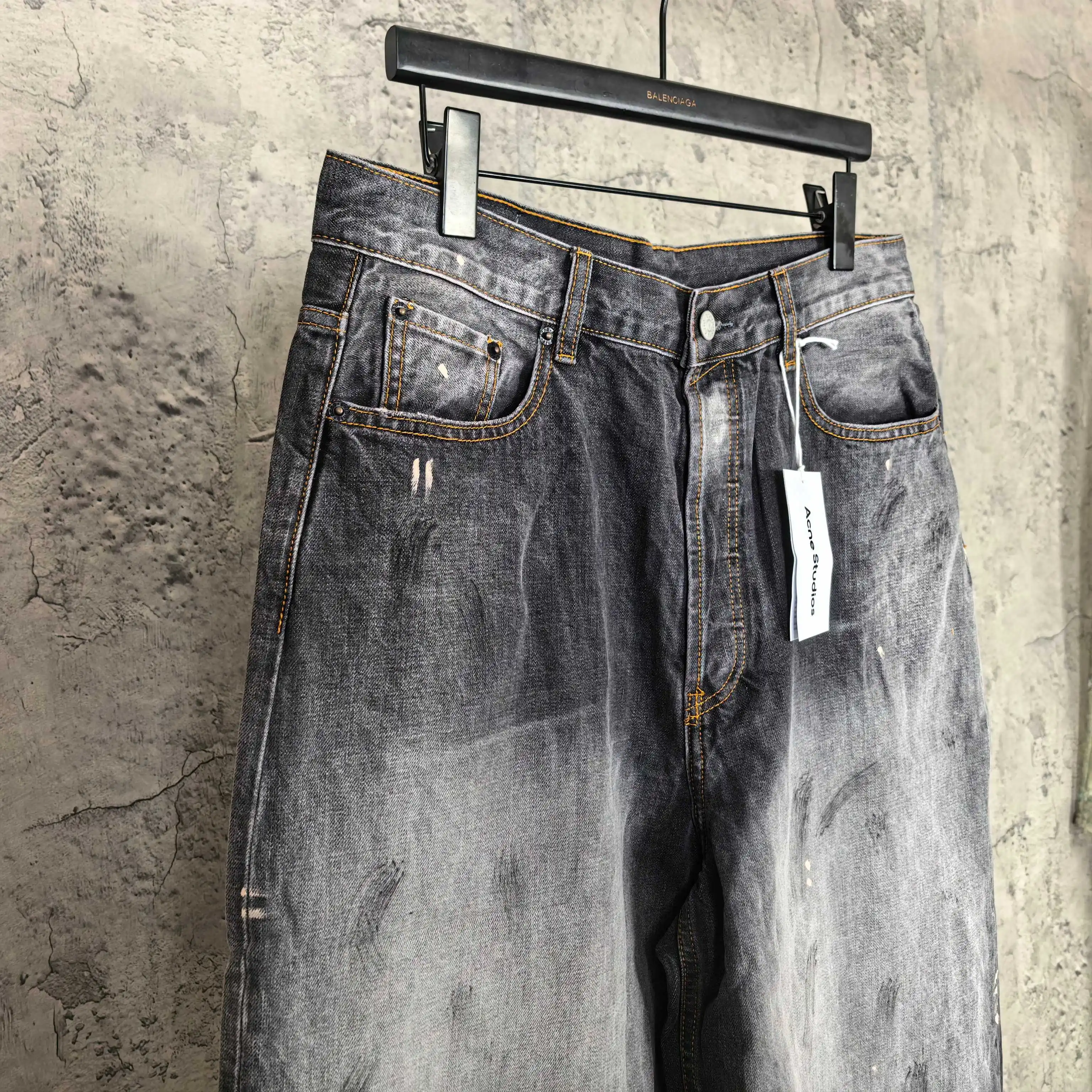 1981 Distressed Paint-Splatter Cropped Jeans D24524538 — view 7