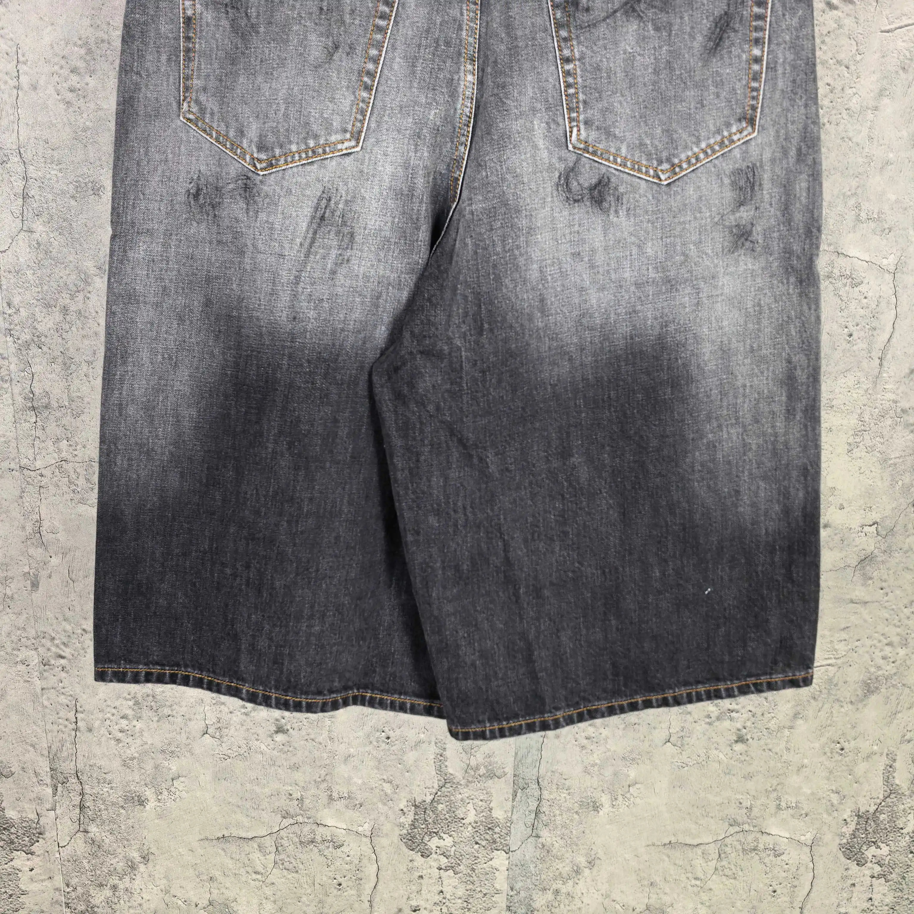 1981 Distressed Paint-Splatter Cropped Jeans D24524538 — view 9