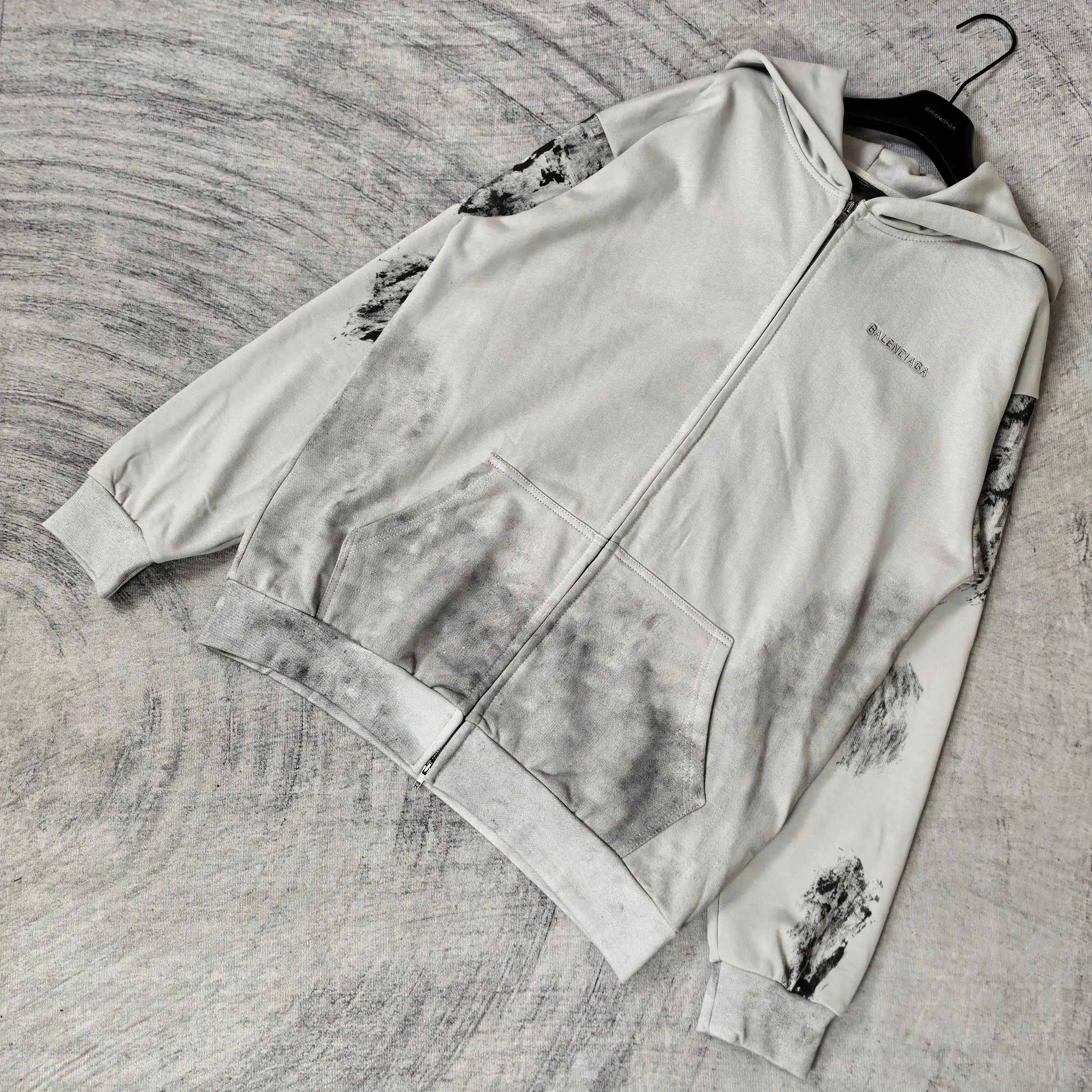 Medium Fit Graffiti Zip-Up Hoodie D24524517 — view 4