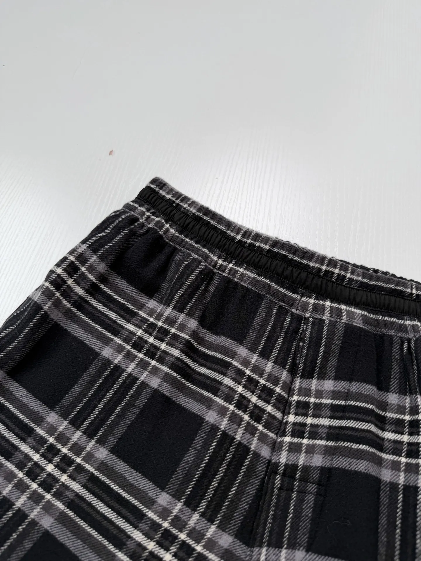 Logo-Patch Plaid Brushed-Cotton Shorts D24518768 — view 4