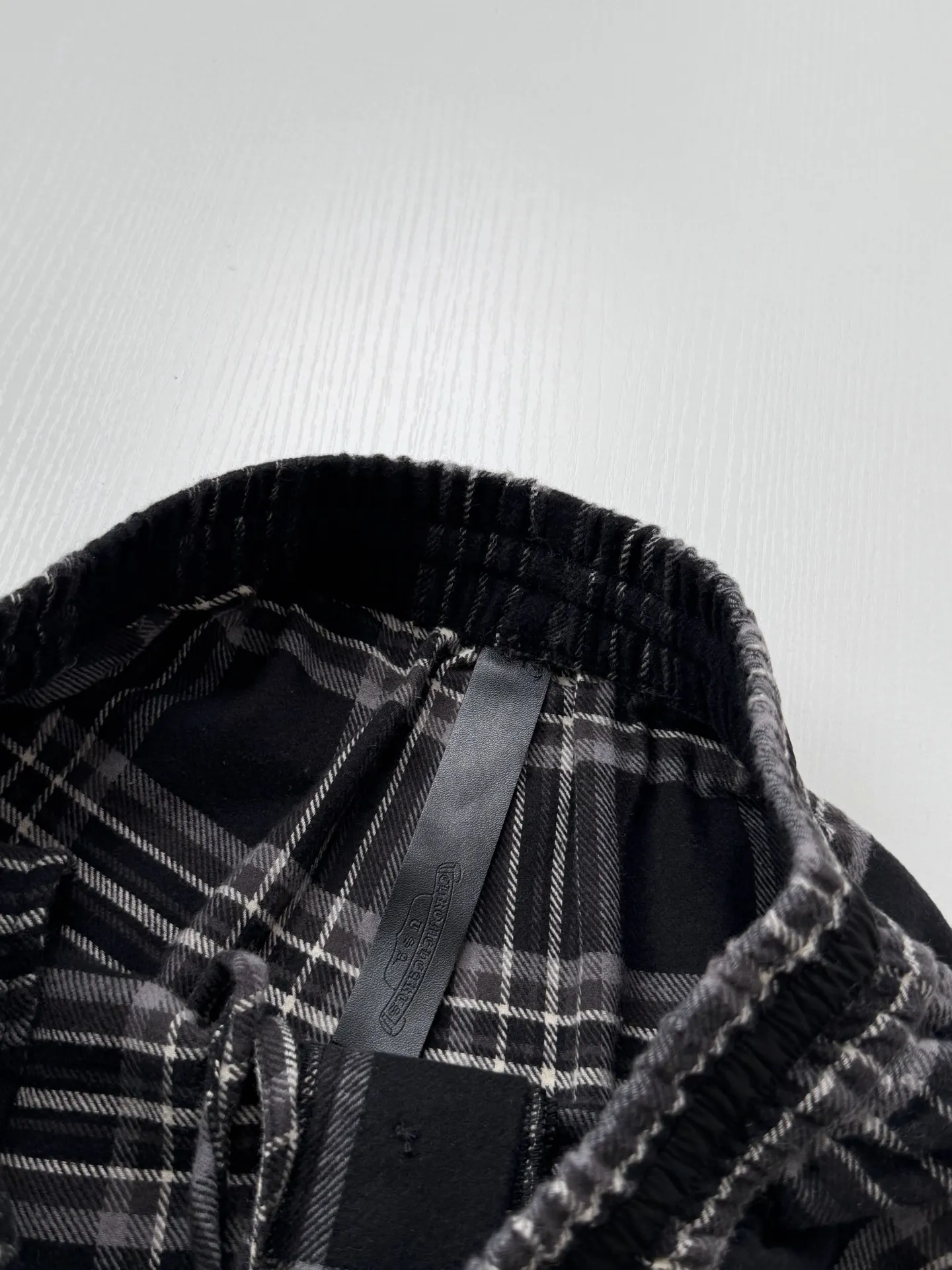 Logo-Patch Plaid Brushed-Cotton Shorts D24518768 — view 6