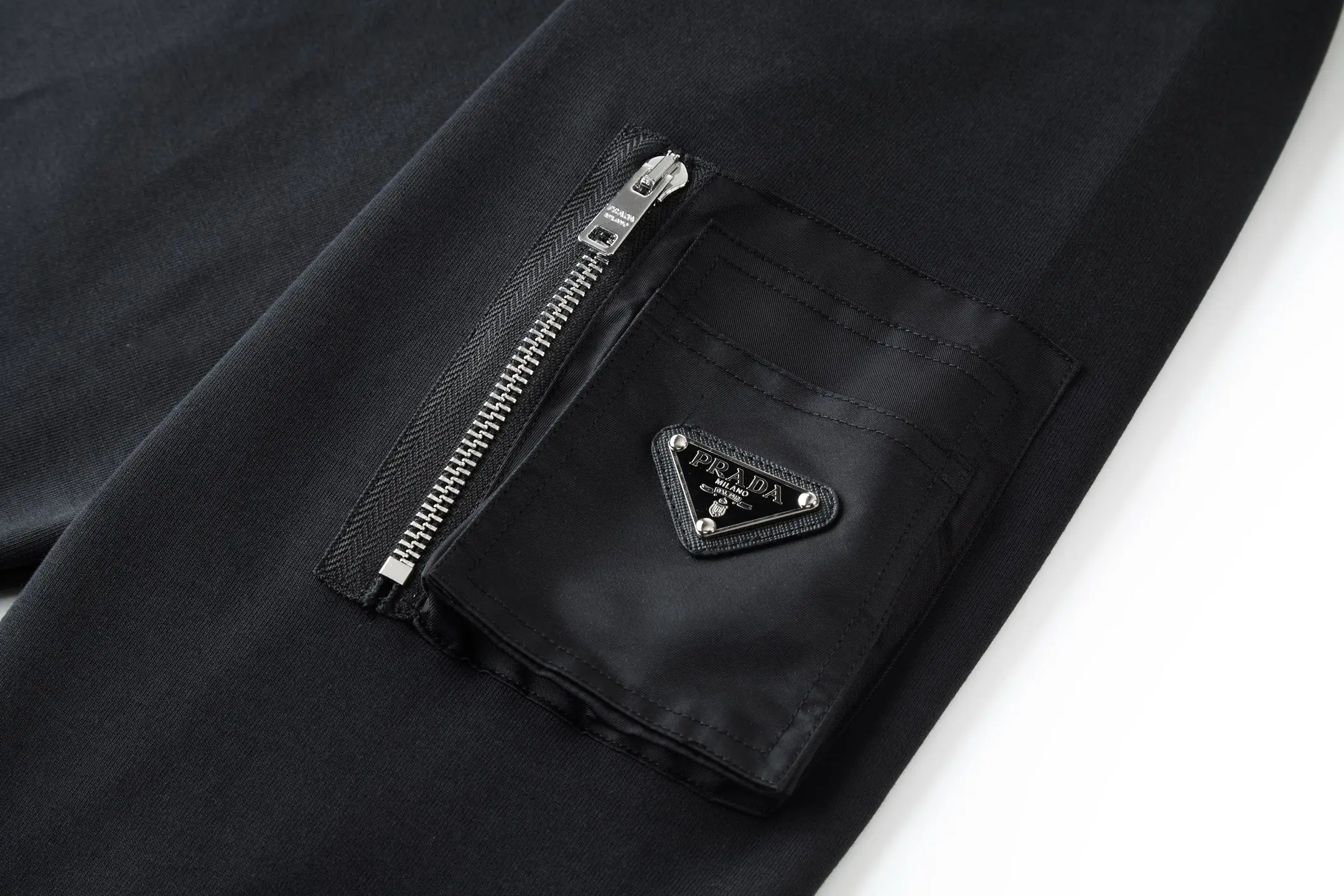 Oversized Re-Nylon Detail Crew-Neck Sweatshirt D24522370 — view 5