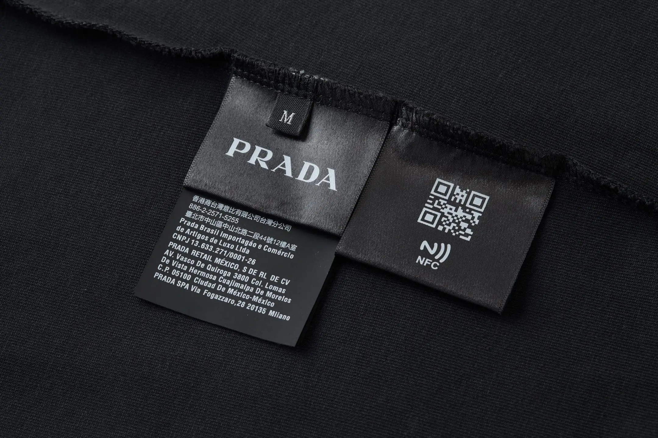 Oversized Re-Nylon Detail Crew-Neck Sweatshirt D24522370 — view 9