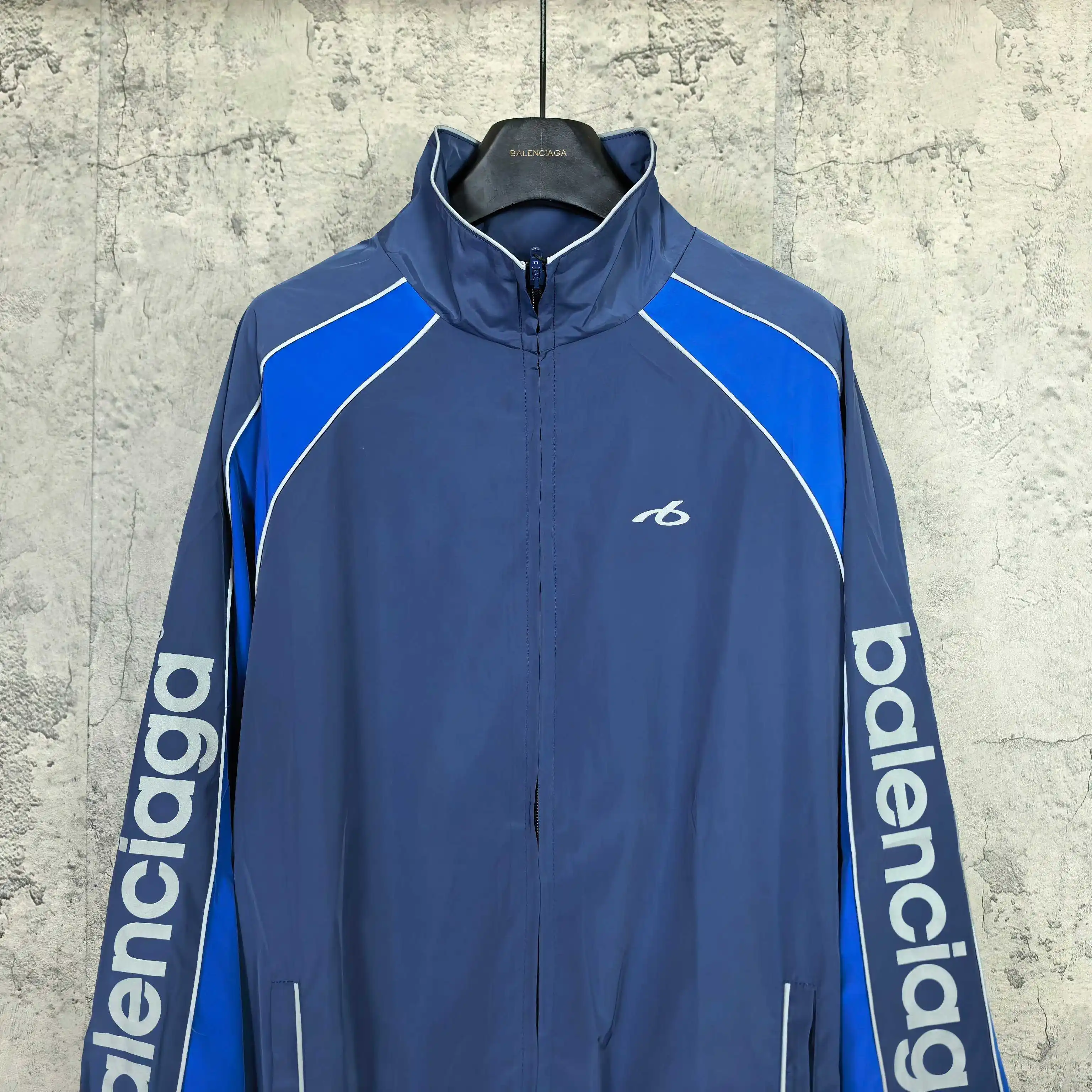 Logo-Print Reflective Track Jacket D25024465 — view 3