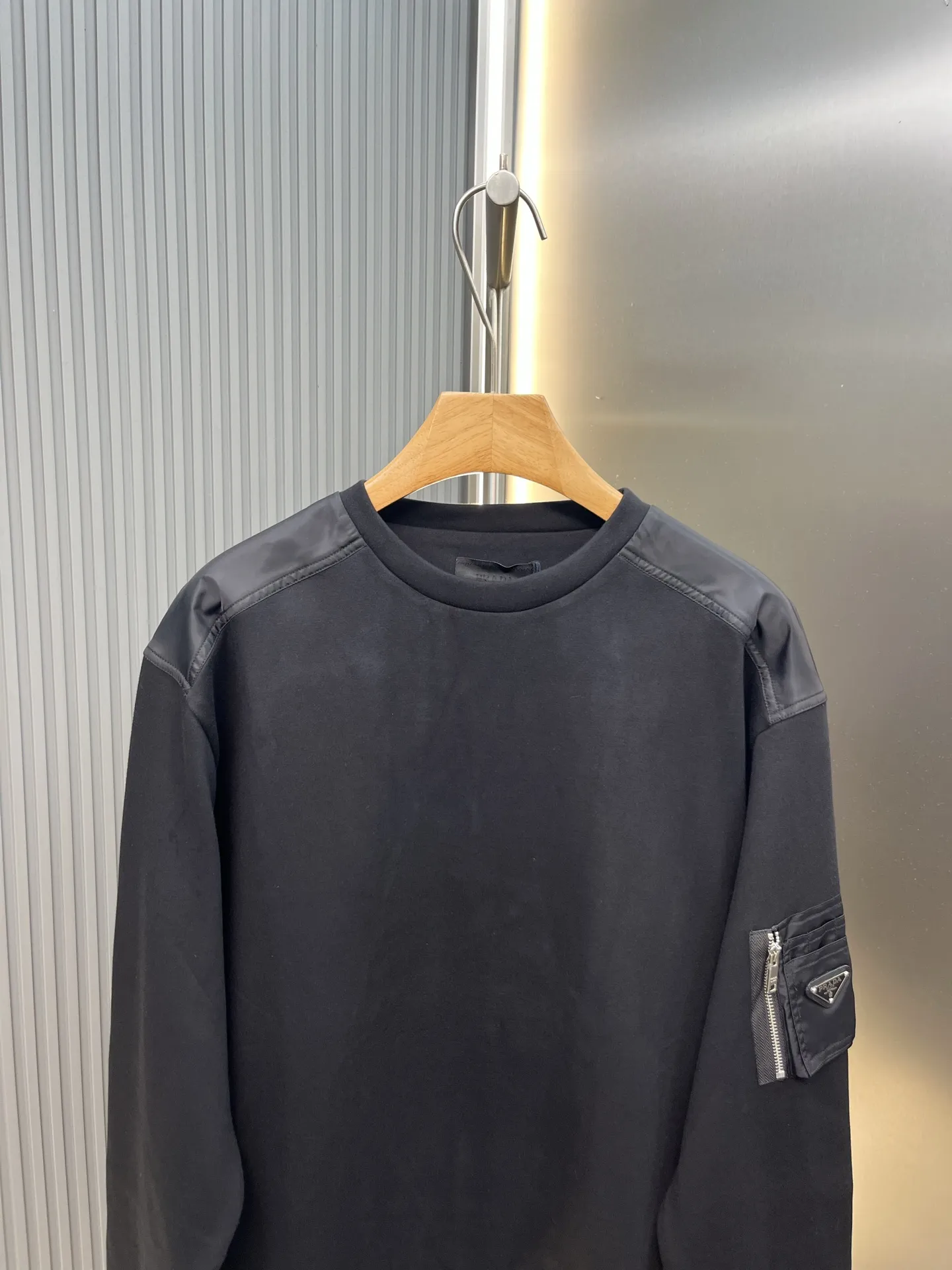 Re-Nylon Trim Fleece Sweatshirt D25020427 — view 2