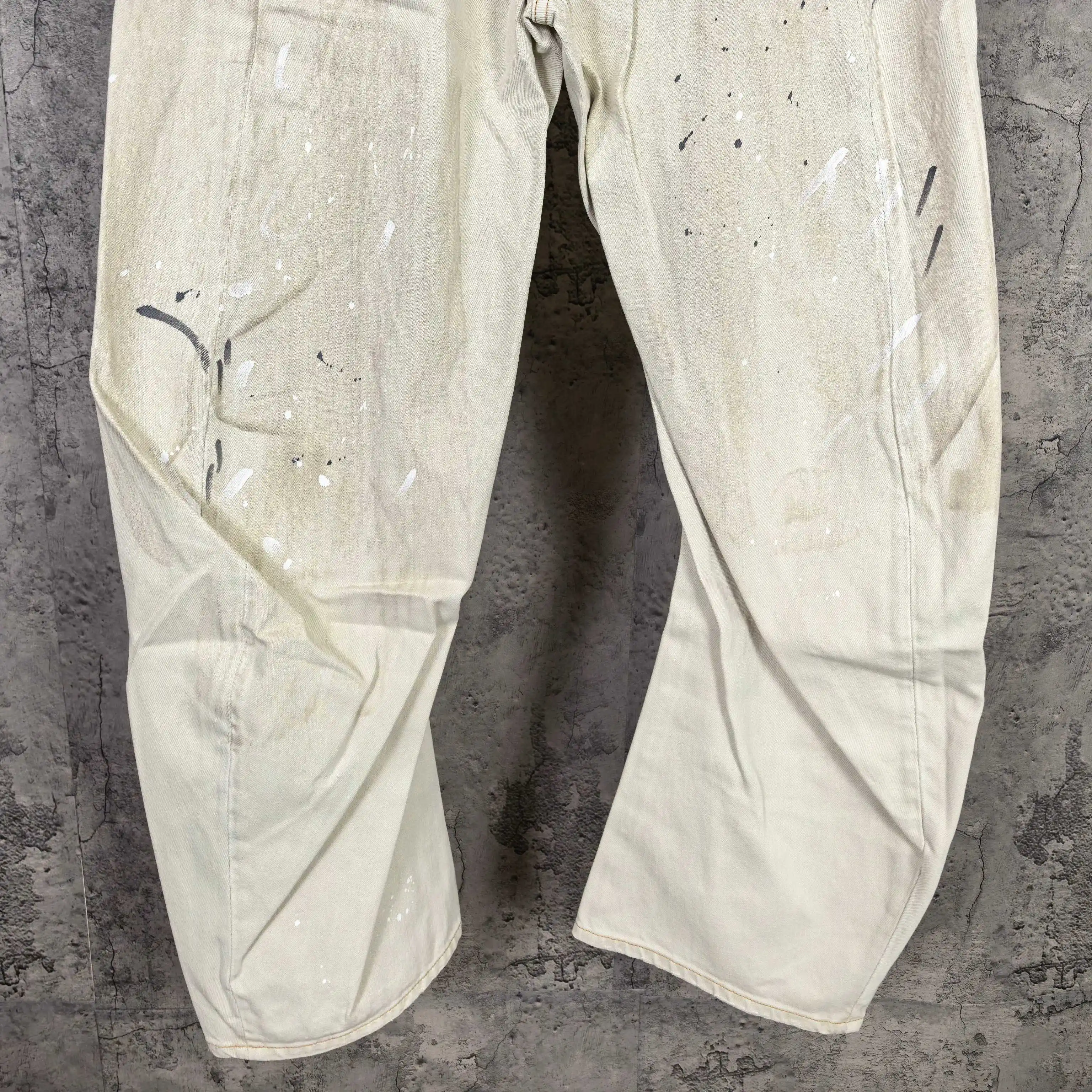 2006F Paint-Splatter Curved-Leg Jeans D25524521 — view 14