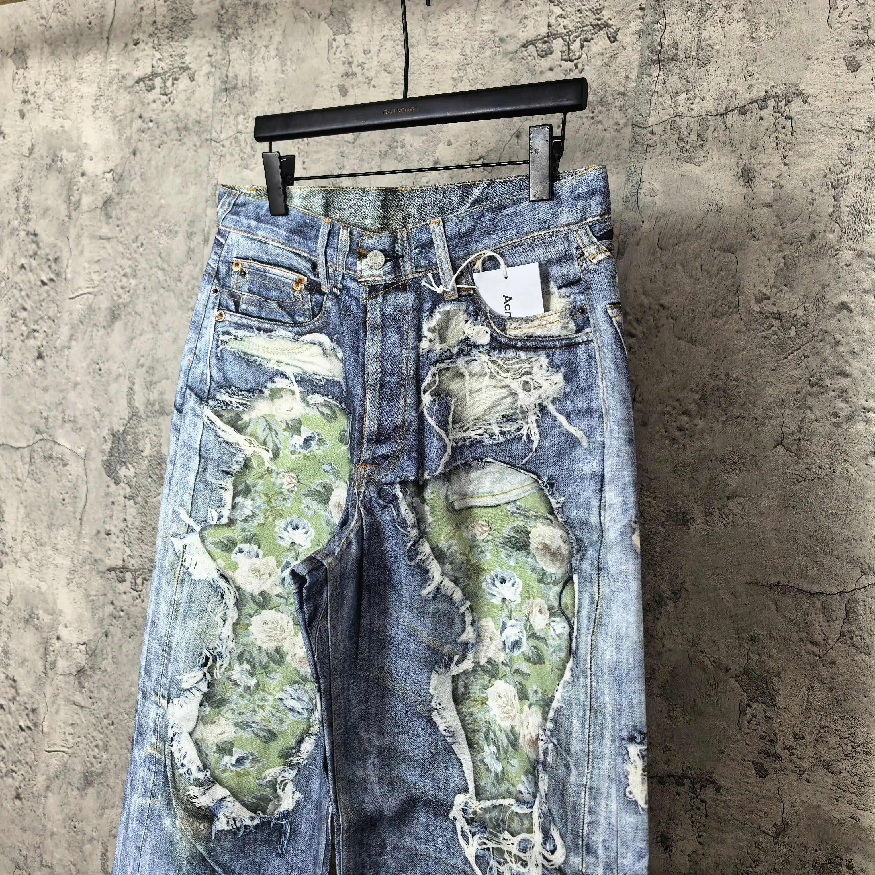 Floral Print Distressed Wide-Leg Jeans D25524561 — view 9
