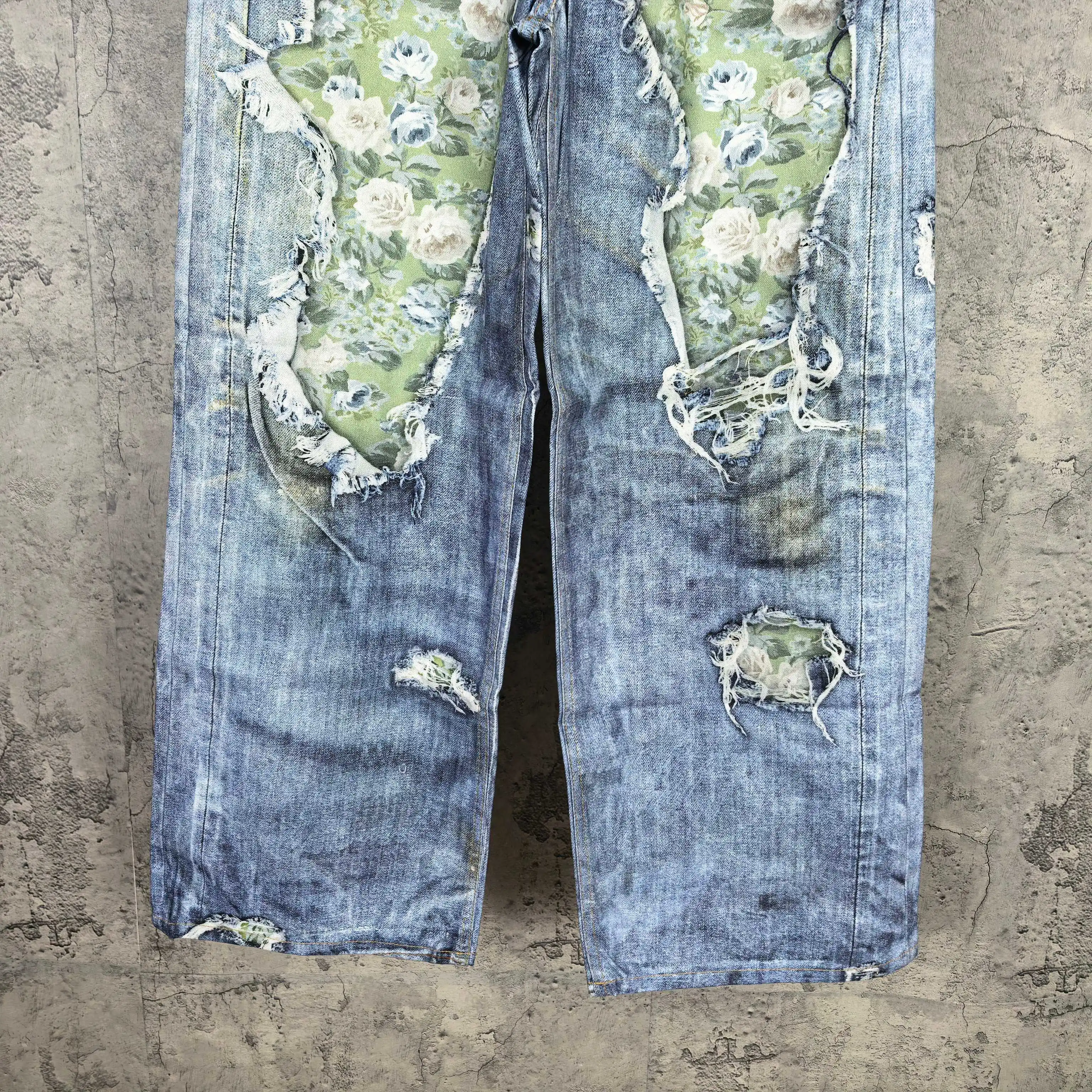 Floral Print Distressed Wide-Leg Jeans D25524561 — view 10