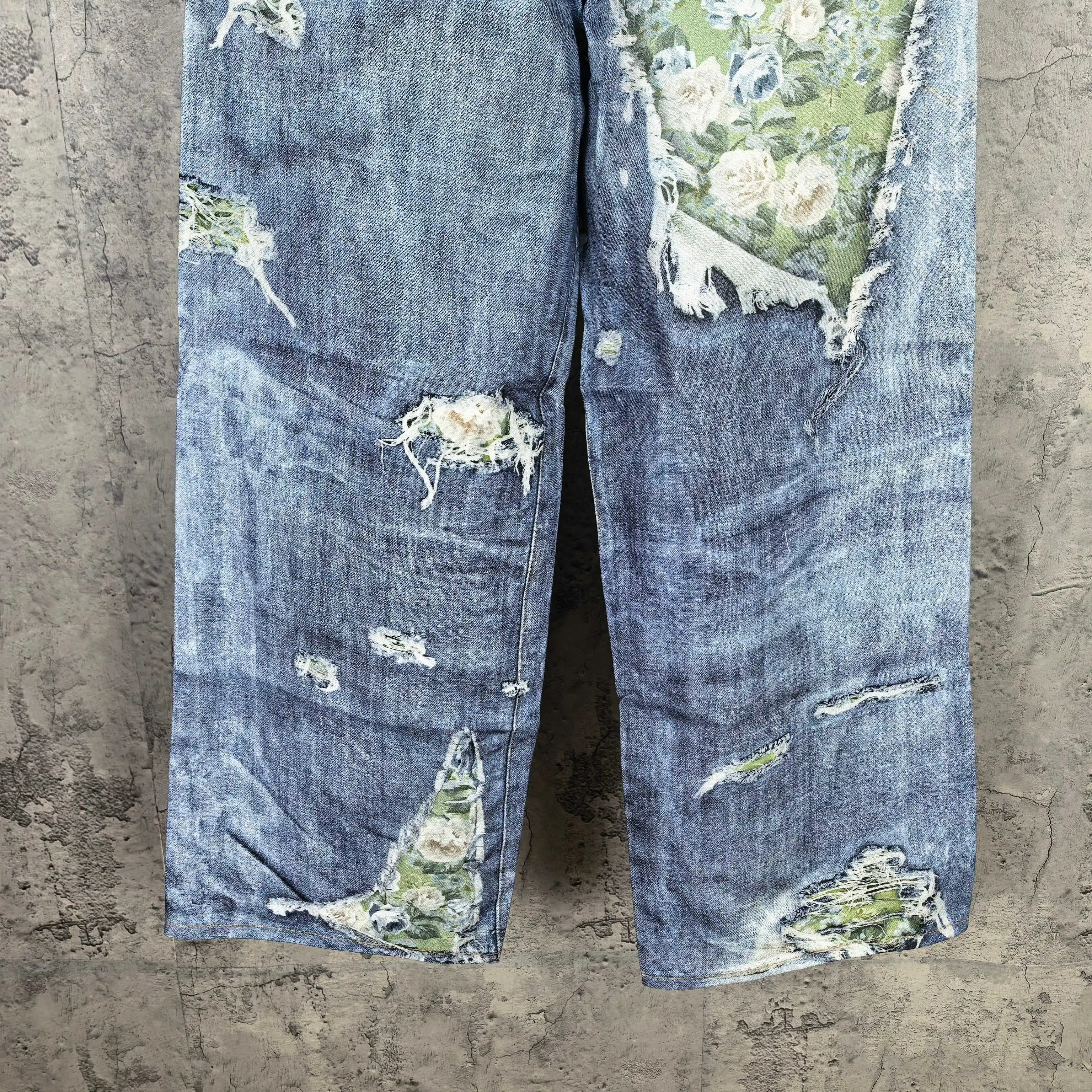 Floral Print Distressed Wide-Leg Jeans D25524561 — view 12
