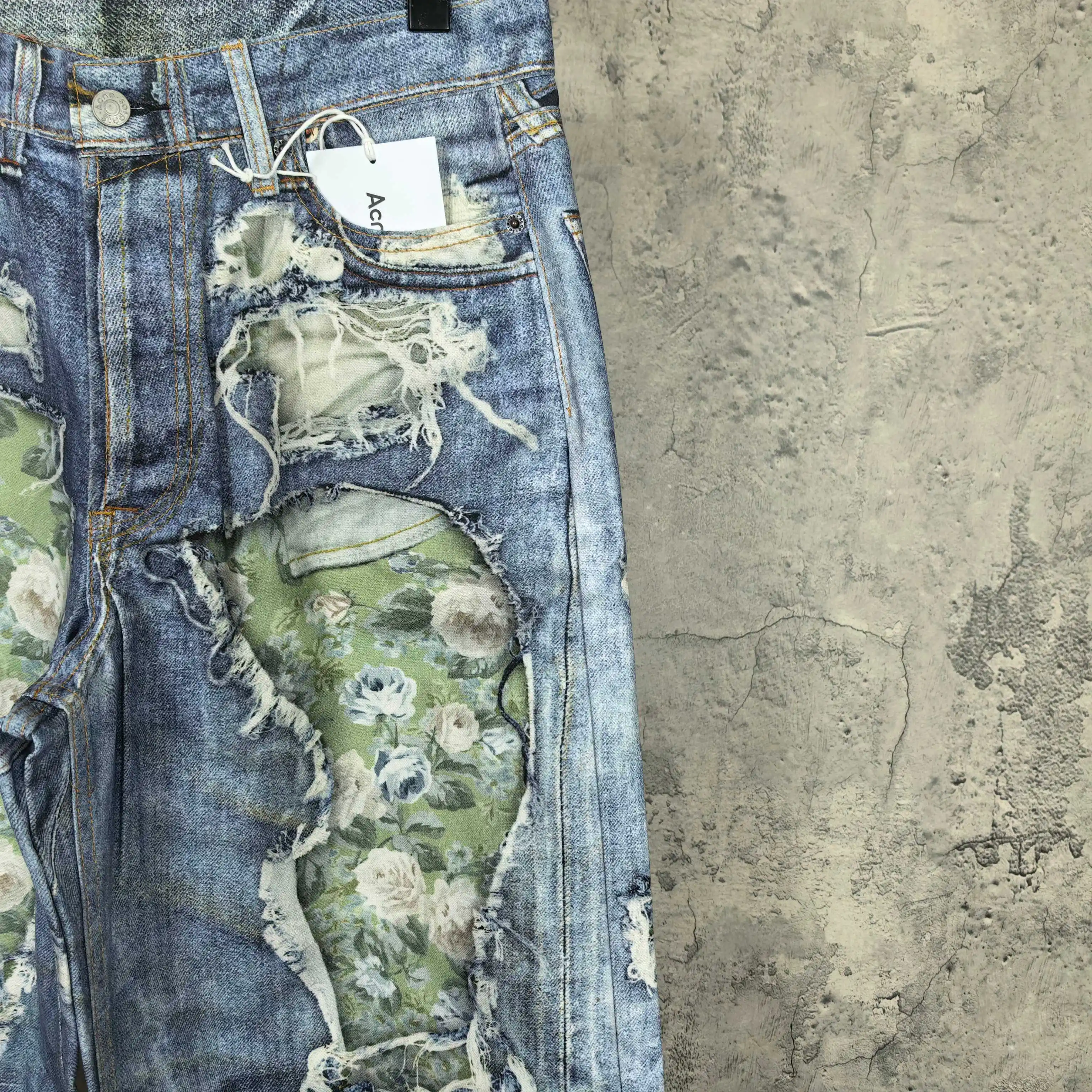 Floral Print Distressed Wide-Leg Jeans D25524561 — view 16