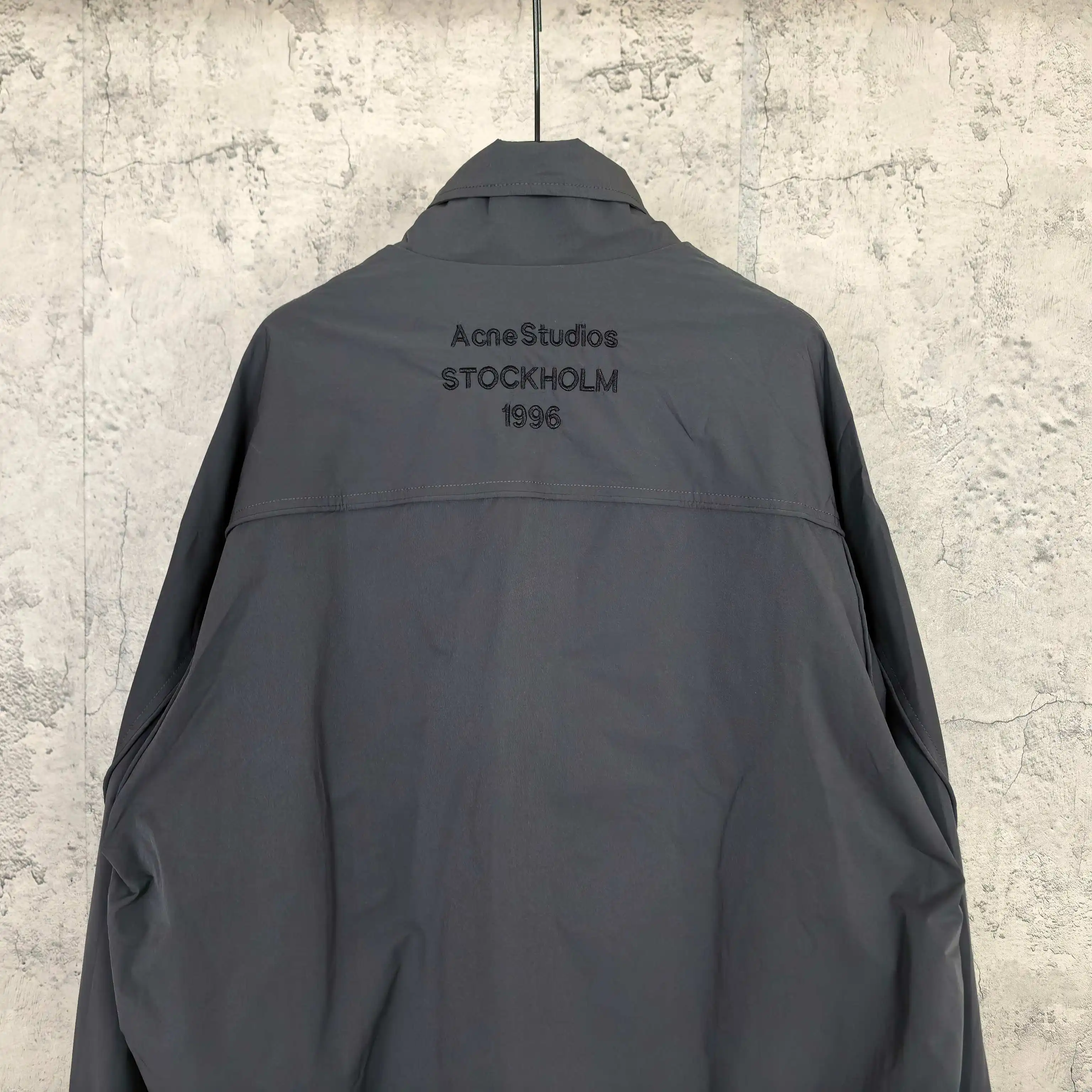 Cropped Zip-Up Jacket with Oversized Collar D25524562 — view 6