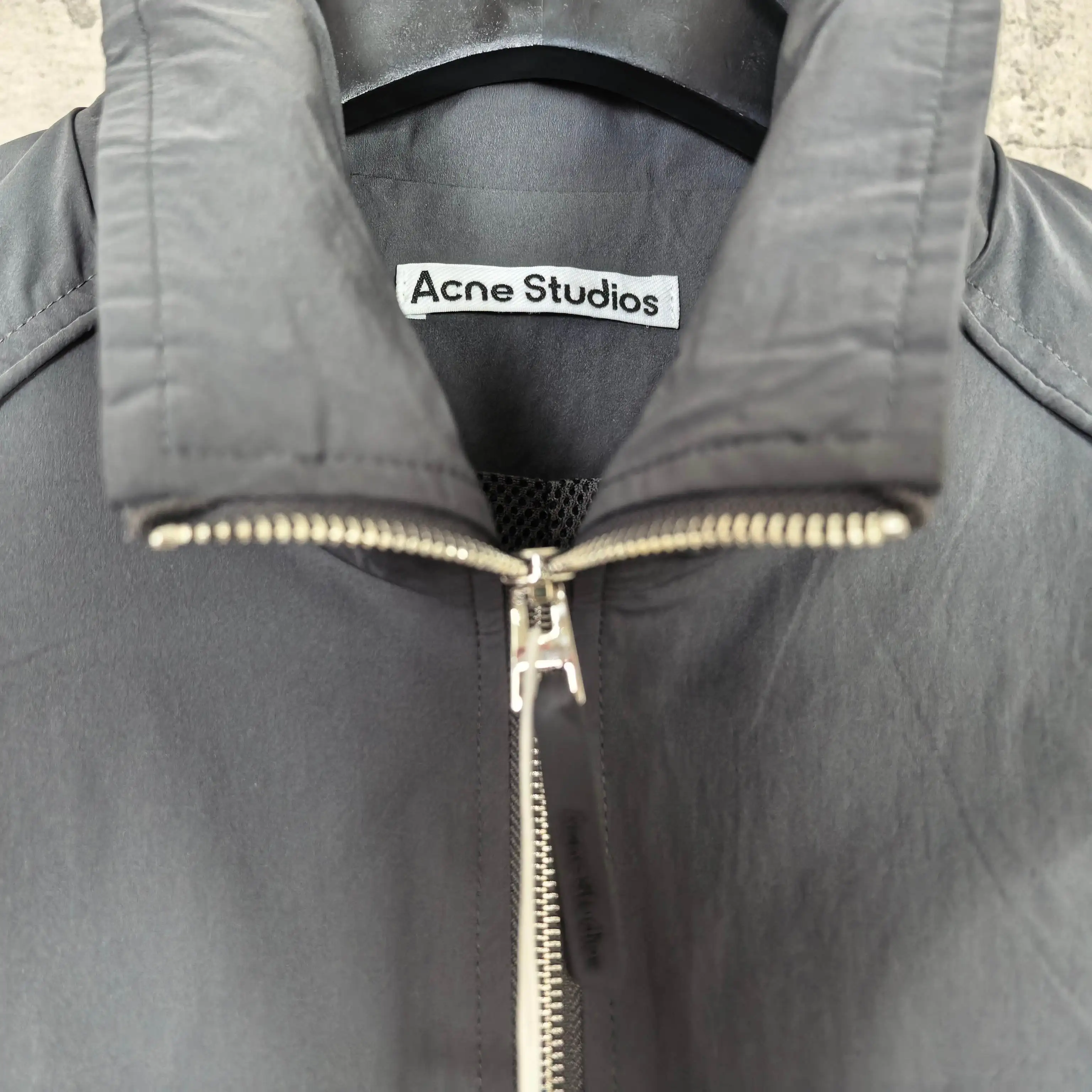 Cropped Zip-Up Jacket with Oversized Collar D25524562 — view 8