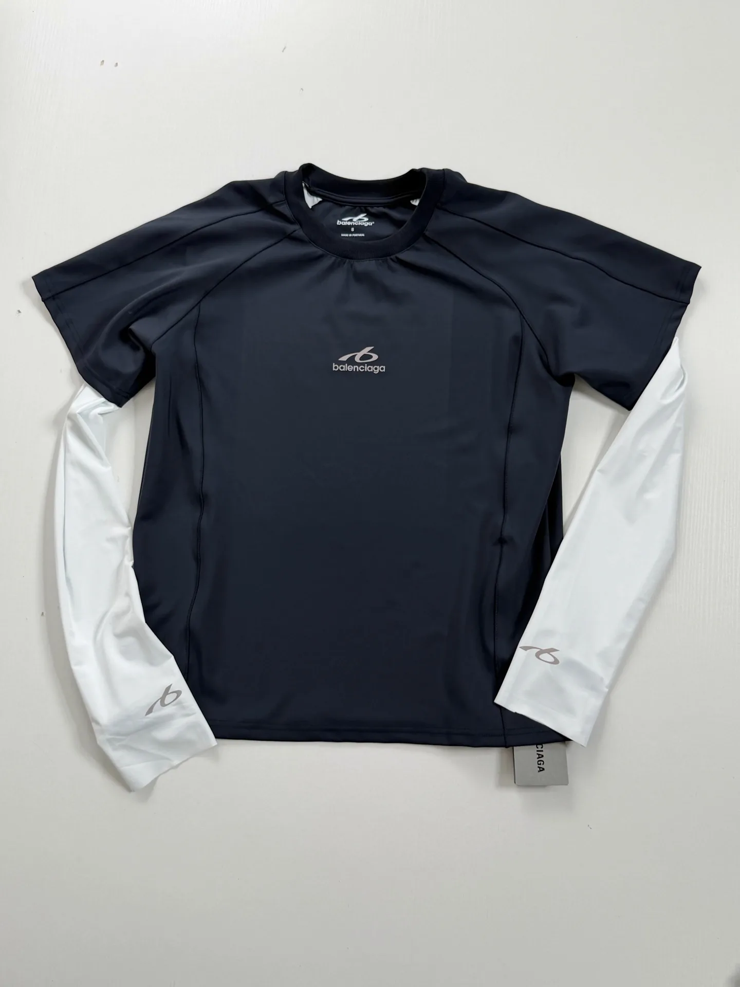 Layered Compression Long-Sleeve Sport Top D25518593 — view 3