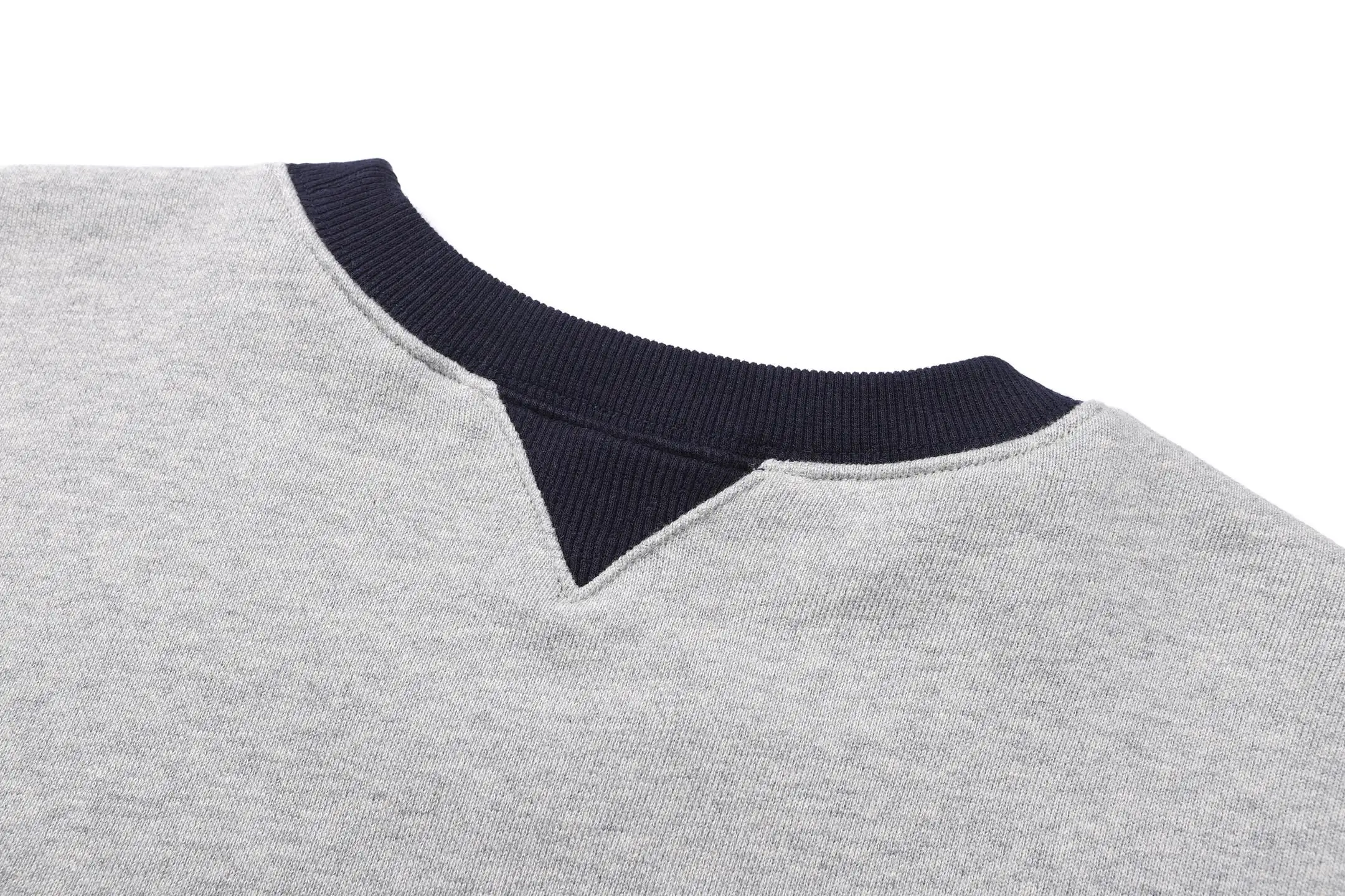 Logo Embroidery Color-Block Sweatshirt D25519086 — view 4