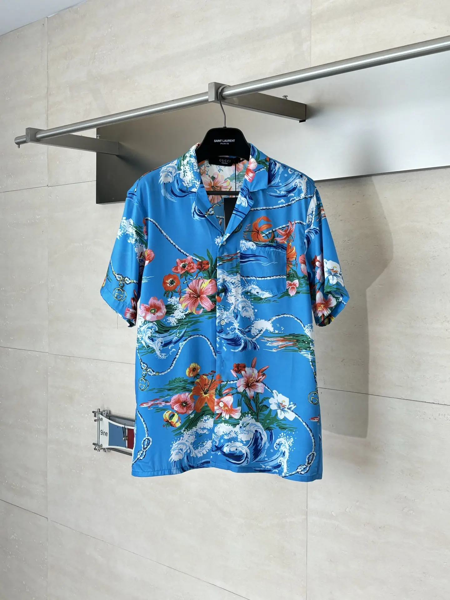 Floral and Wave Print Camp-Collar Shirt D25518600