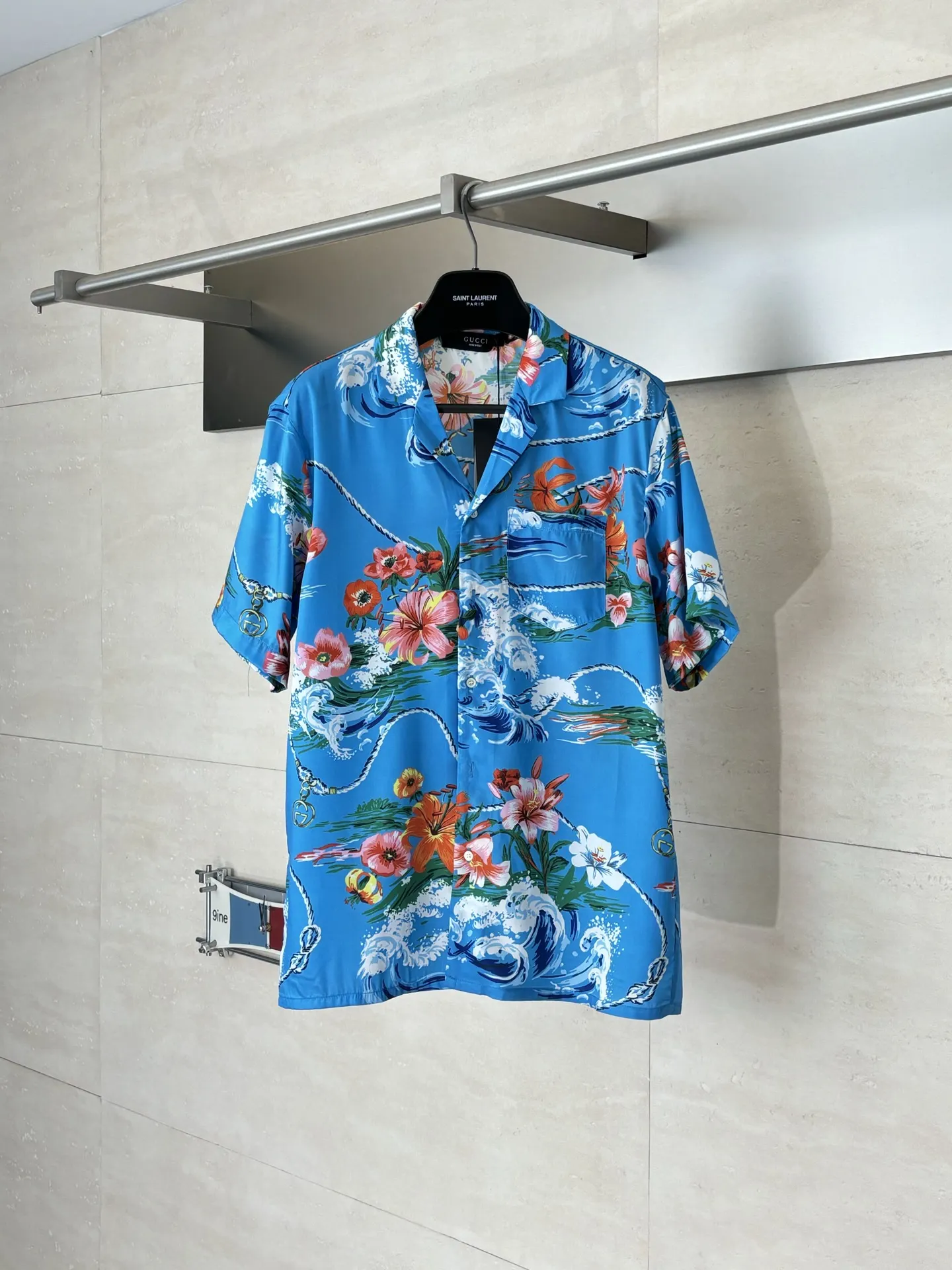 Floral and Wave Print Camp-Collar Shirt D25518600