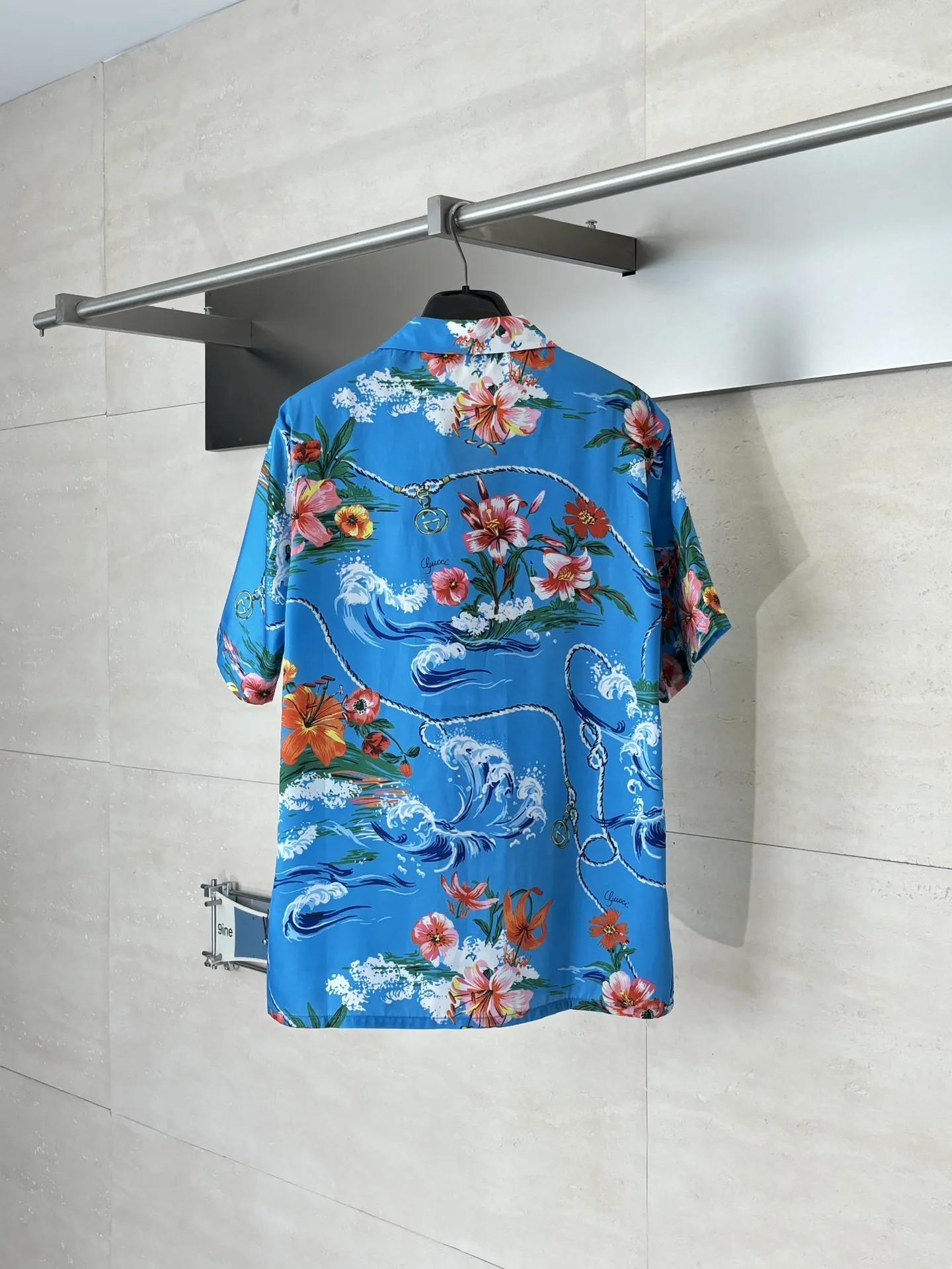 Floral and Wave Print Camp-Collar Shirt D25518600 — view 2