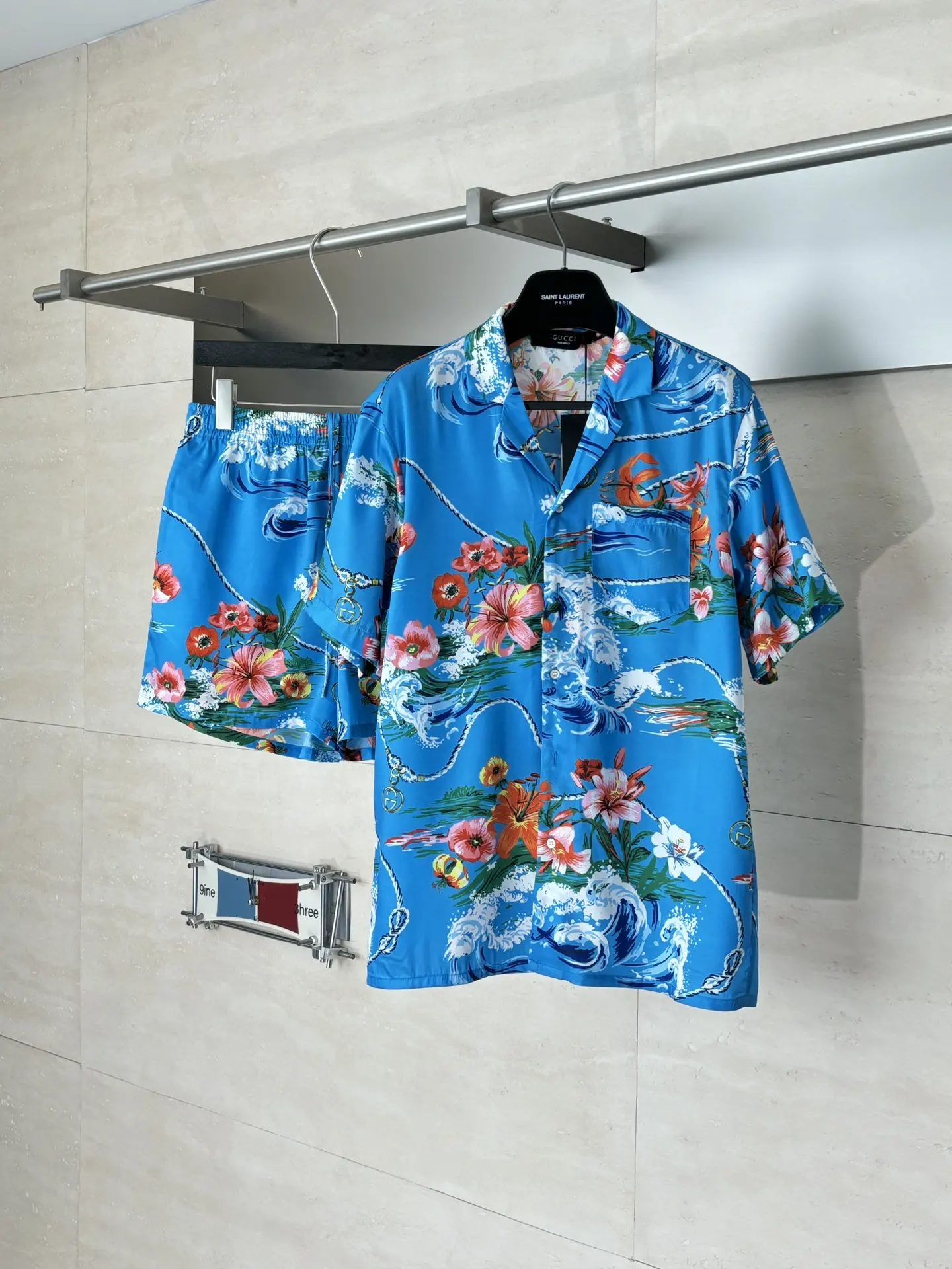 Floral and Wave Print Camp-Collar Shirt D25518600 — view 4