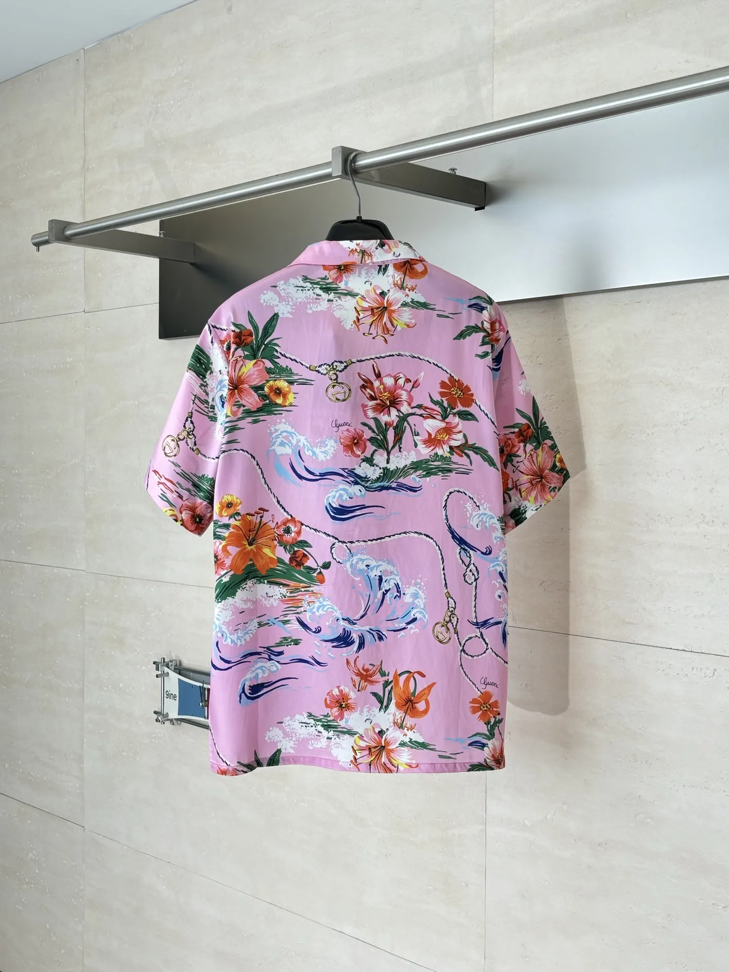 Floral and Wave Print Camp-Collar Shirt D25518602 — view 2