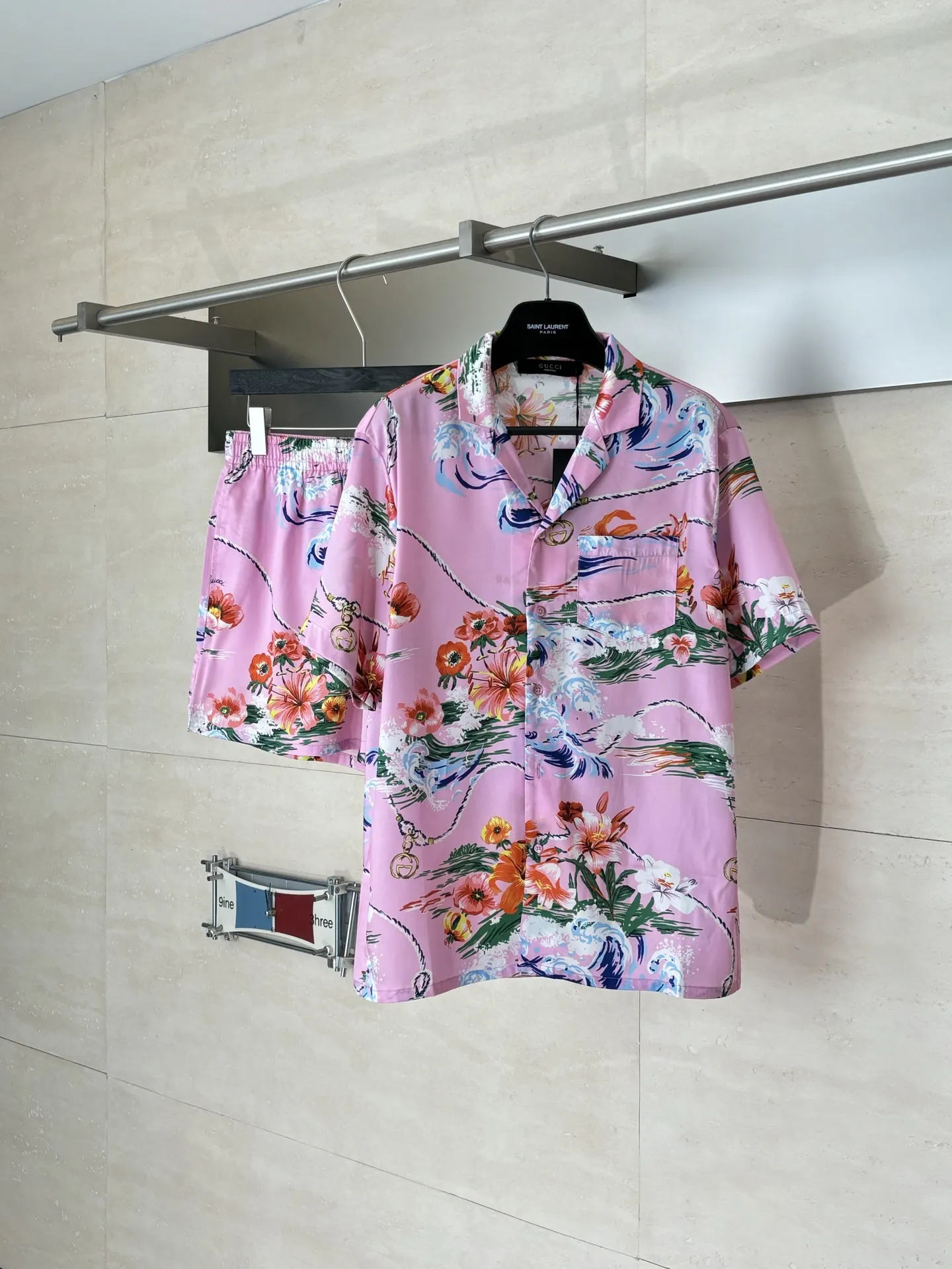 Floral and Wave Print Camp-Collar Shirt D25518602 — view 4