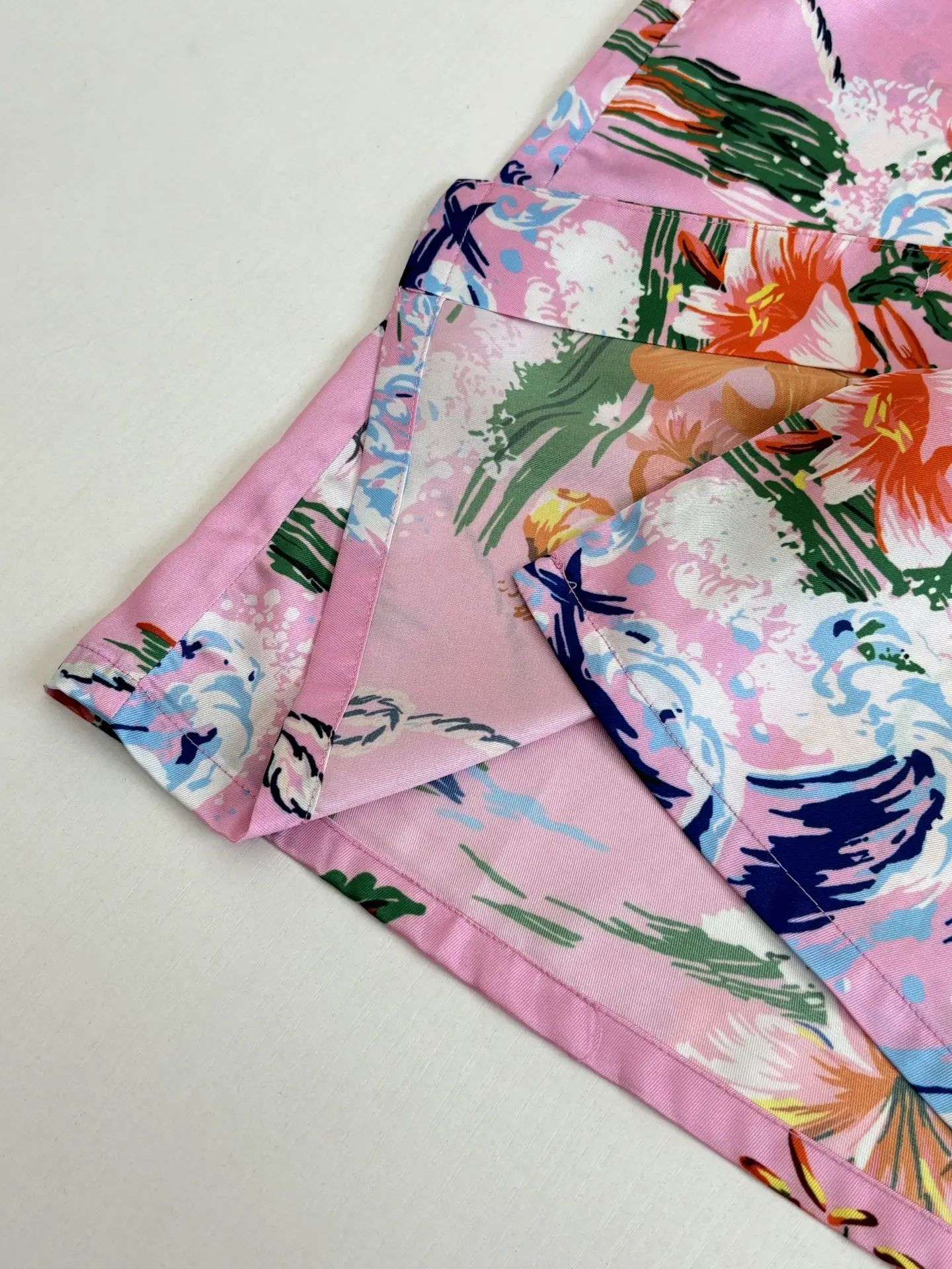 Floral and Wave Print Camp-Collar Shirt D25518602 — view 7