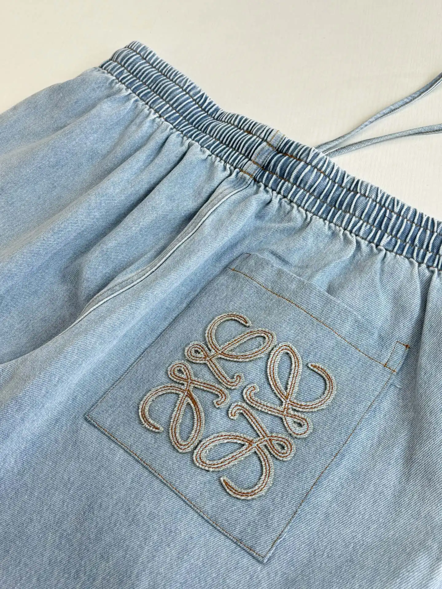 Anagram Embroidered Wide-Leg Drawstring Jeans D25518636 — view 8