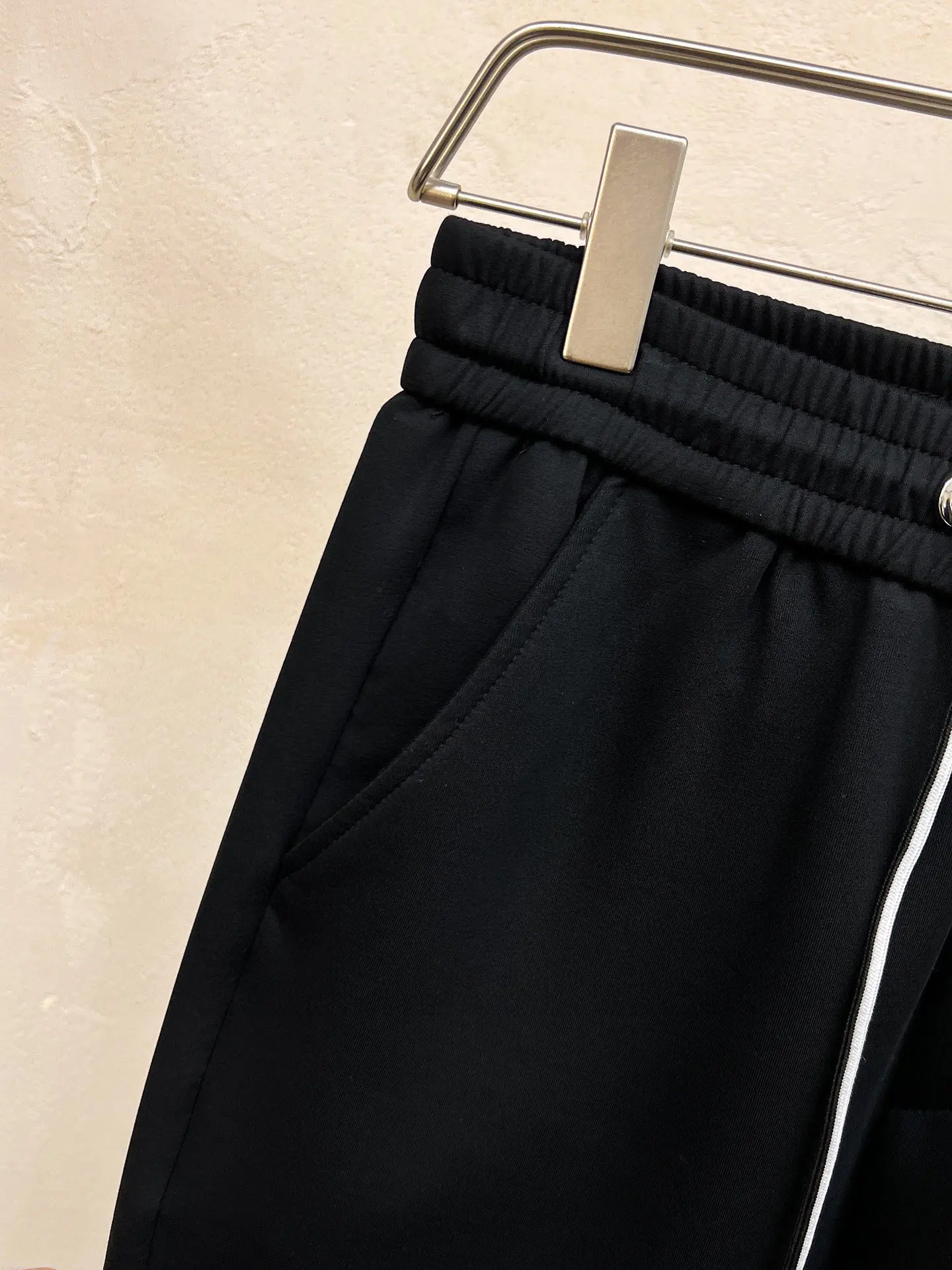 Logo-Embroidered Tapered Sweatpants D26014849 — view 7
