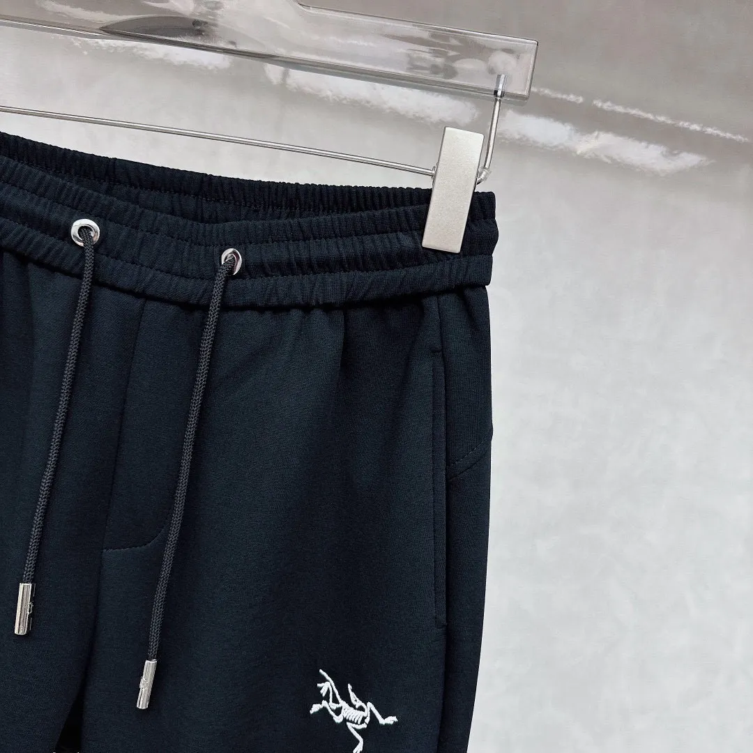 Logo-Embroidered Tapered Sweatpants D26014840 — view 7