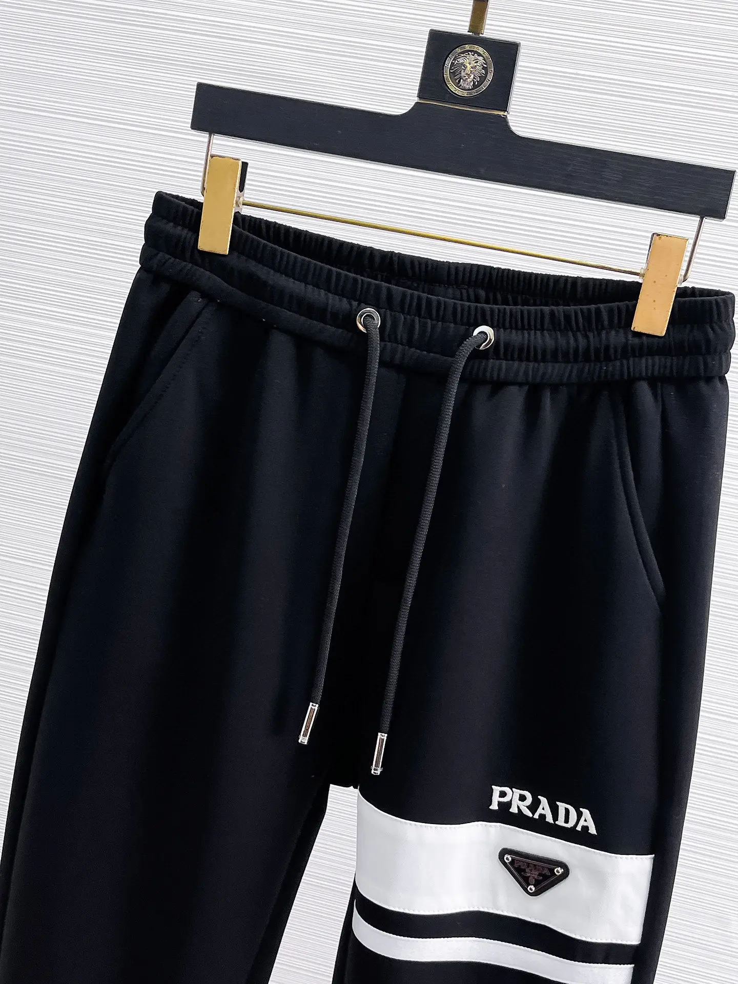 Logo-Appliquéd Tapered Sweatpants D26014853 — view 3