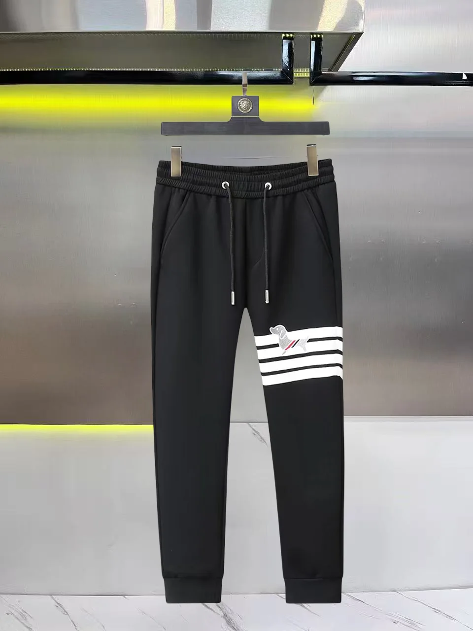 Striped Hector Logo Sweatpants D26014851