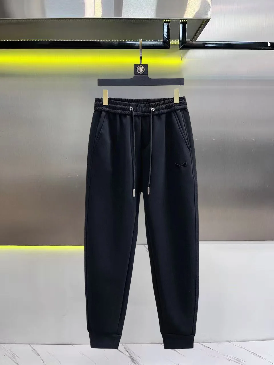 Logo-Embroidered Tapered Sweatpants D26014842