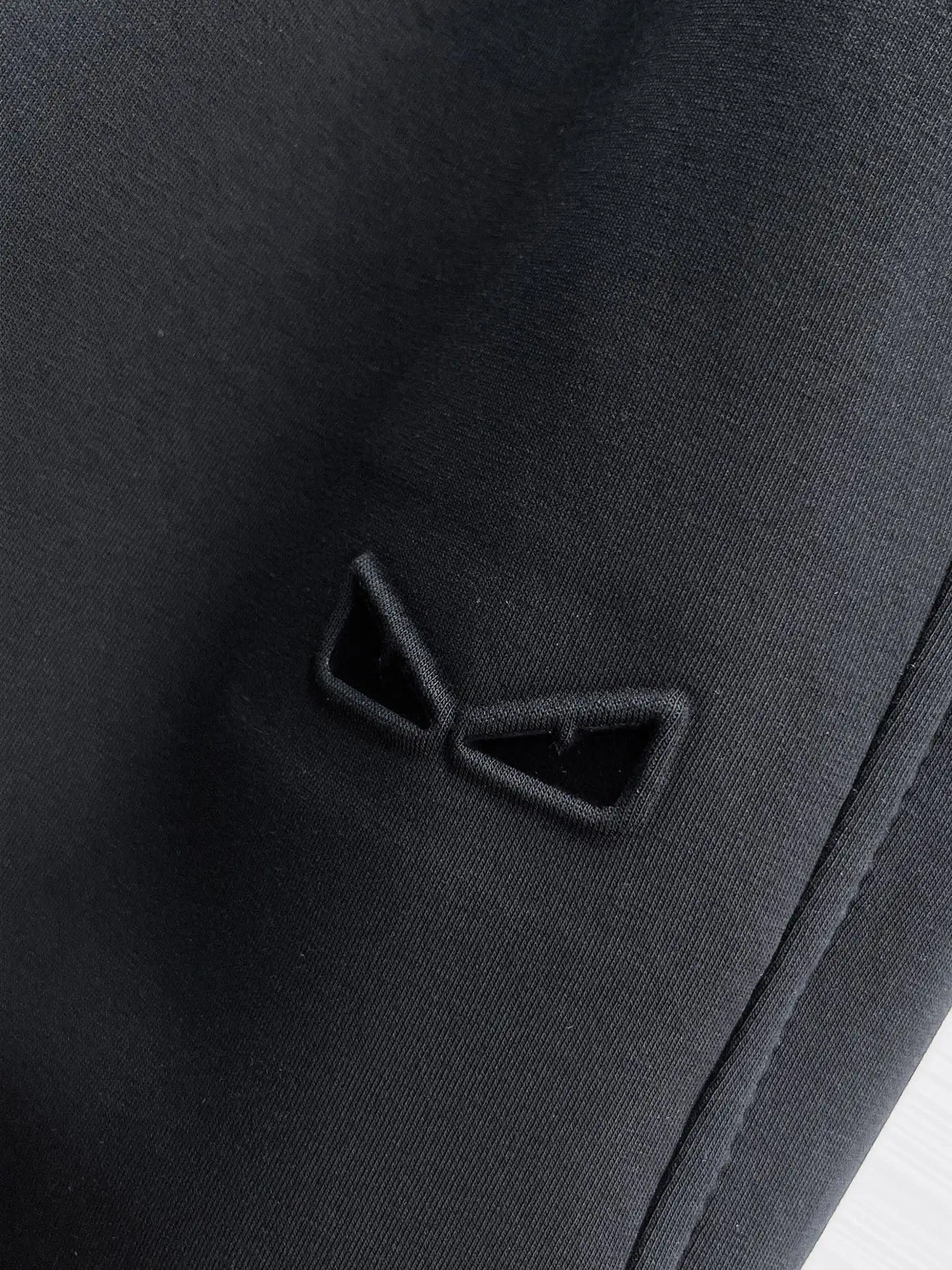 Logo-Embroidered Tapered Sweatpants D26014842 — view 3