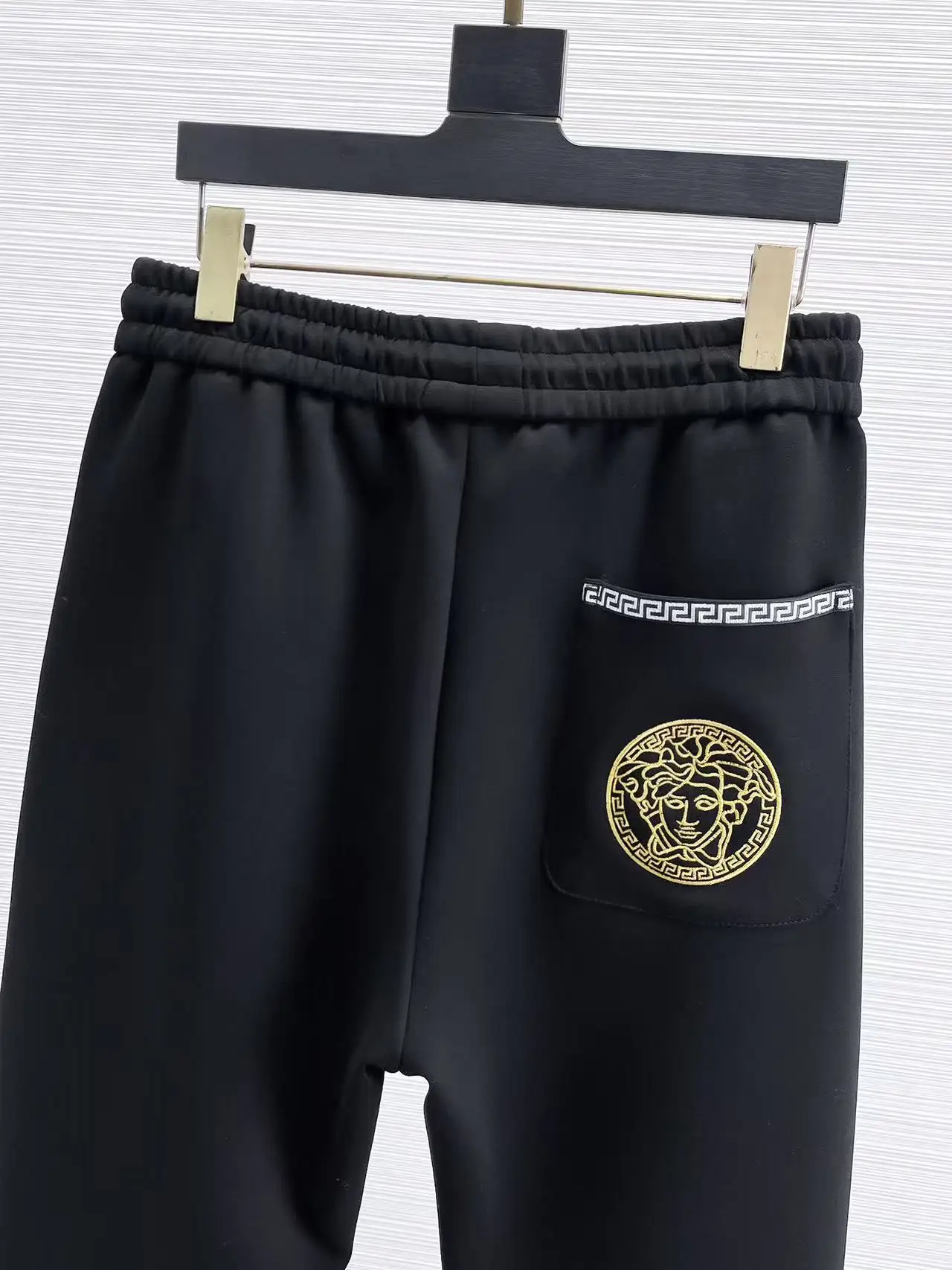 Medusa Logo Embroidered Sweatpants D26014846 — view 4
