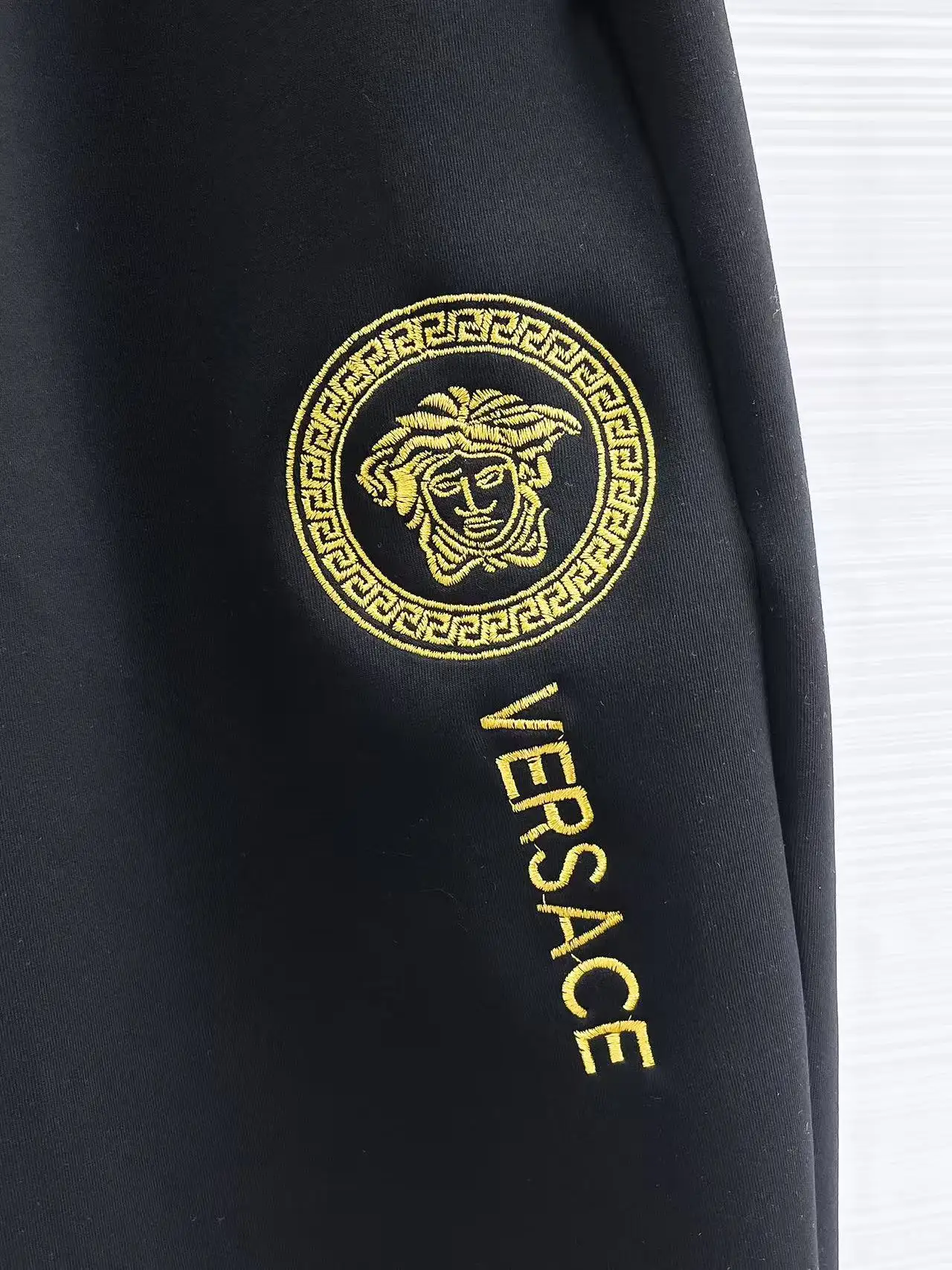 Medusa Logo Embroidered Sweatpants D26014846 — view 5