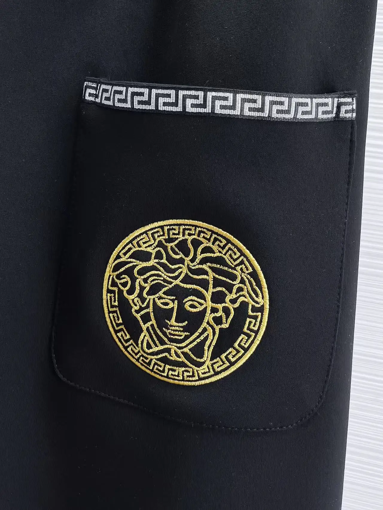 Medusa Logo Embroidered Sweatpants D26014846 — view 6