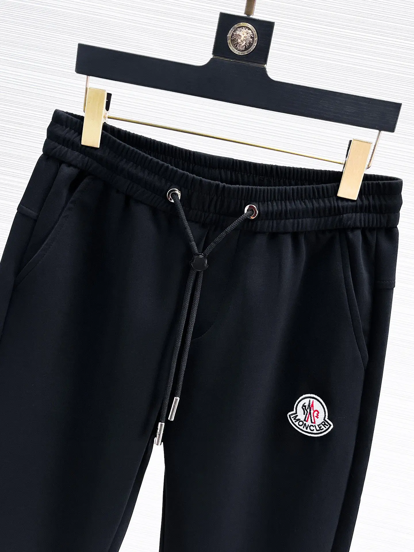 Logo-Appliquéd Tapered Sweatpants D26014848 — view 3
